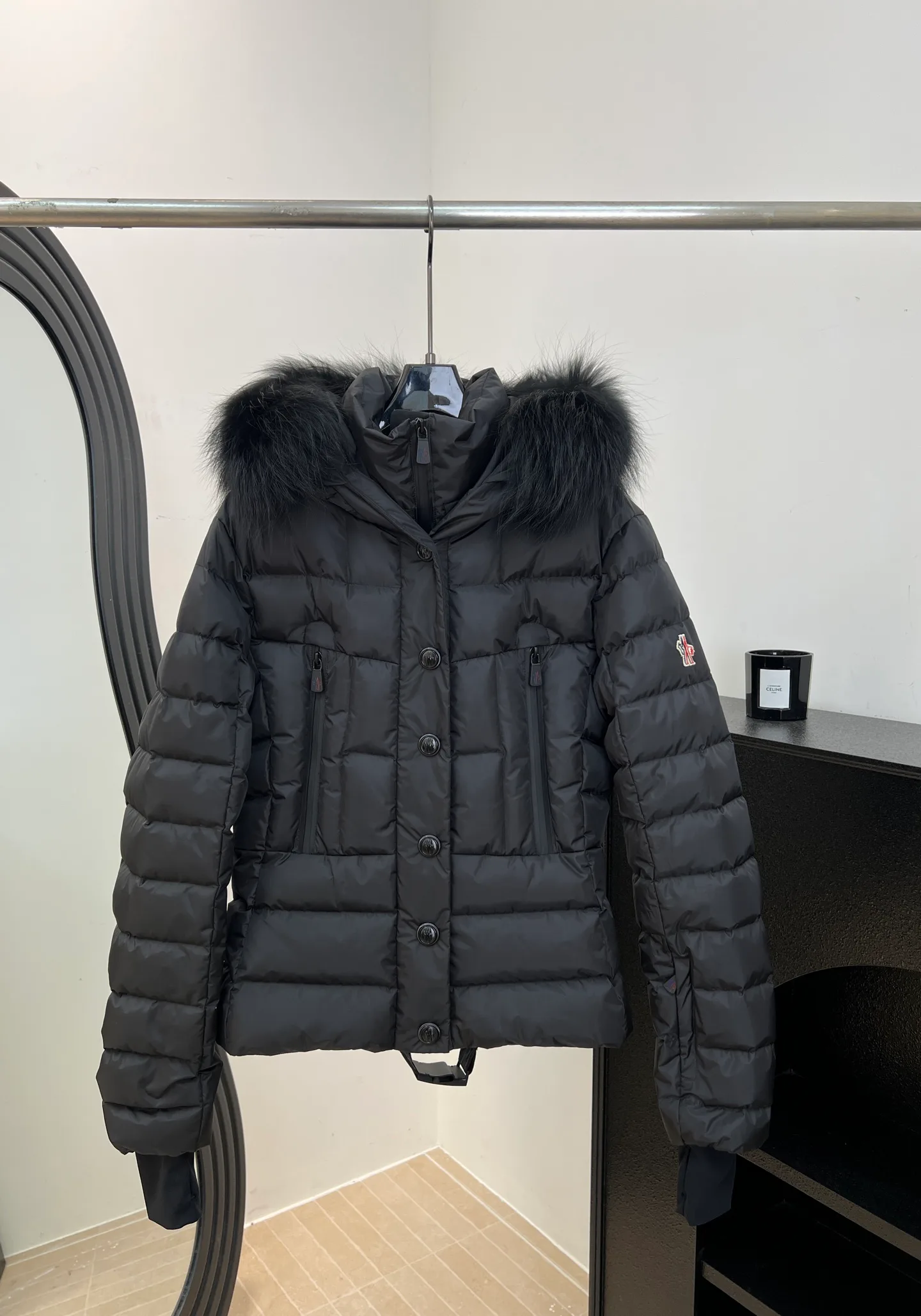 Women's Jackets And Down Jackets MONCLER 18149125