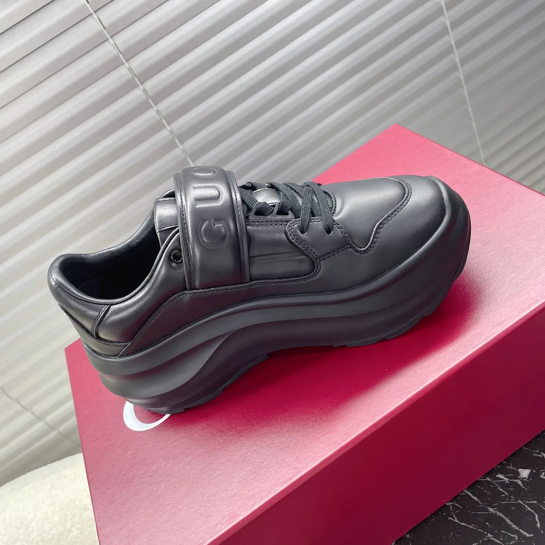 Women's Sneakers GUCCI 17852013
