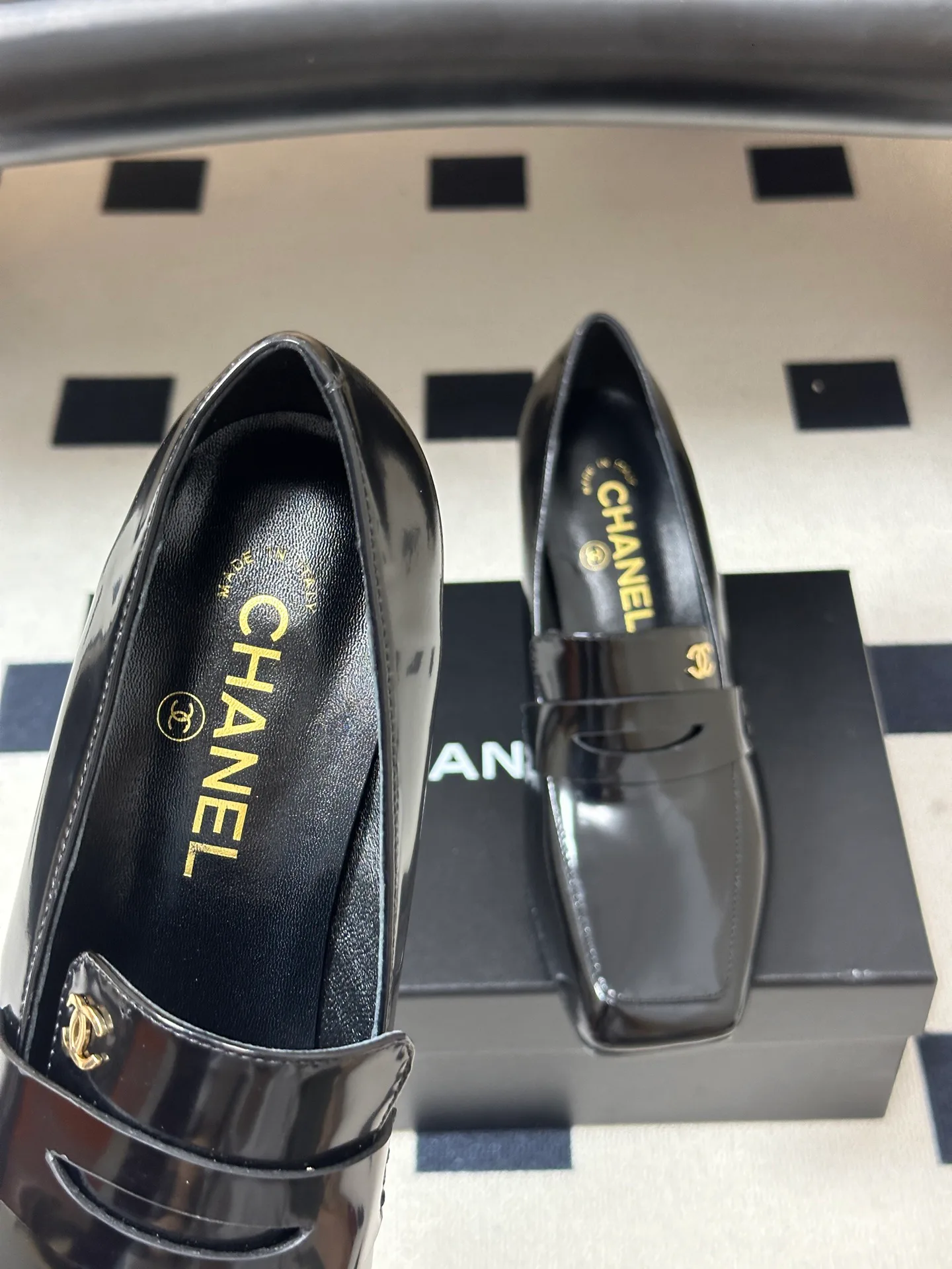 Women's Loafers And Moccasins CHANEL 18049688