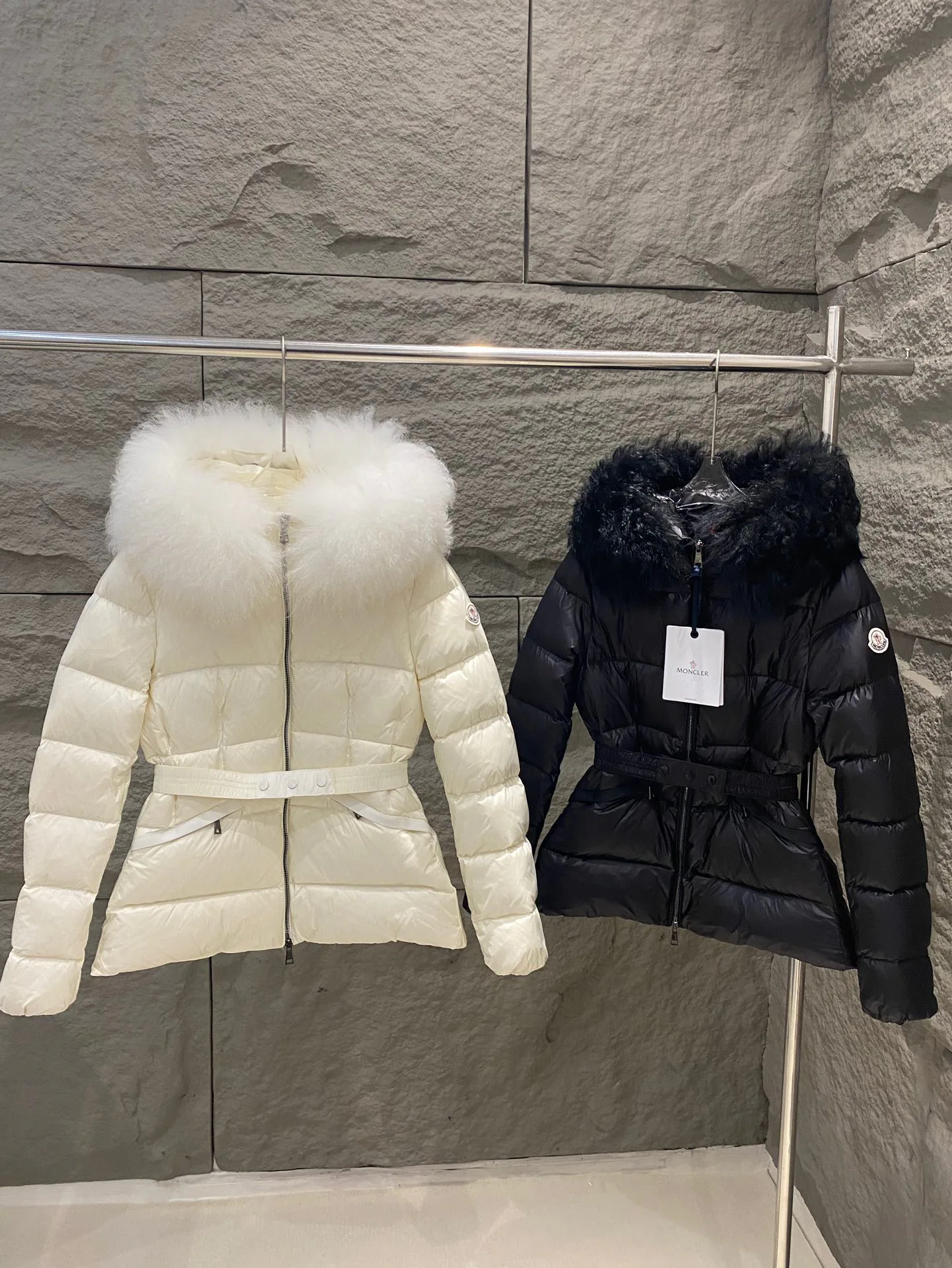 Women's Jackets And Down Jackets MONCLER 18130060