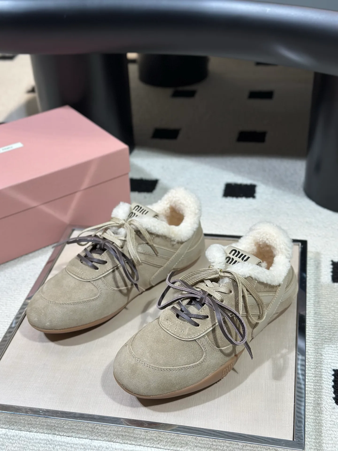 Кроссовки Женские Miu Miu 18638321