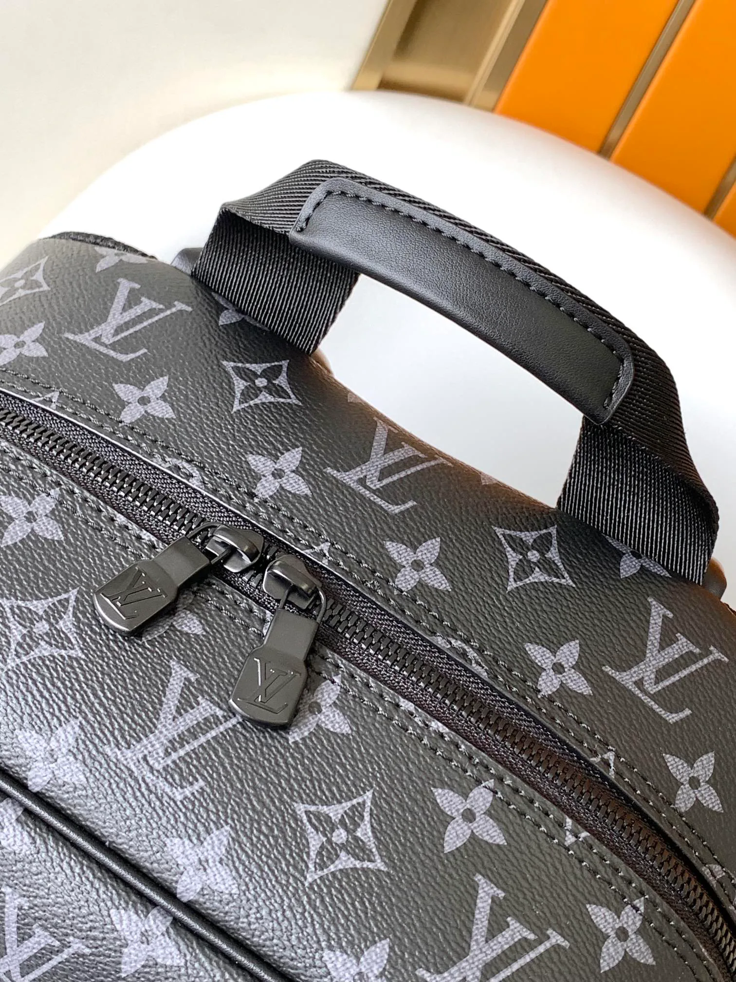Men's Backpacks LOUIS VUITTON 18412638