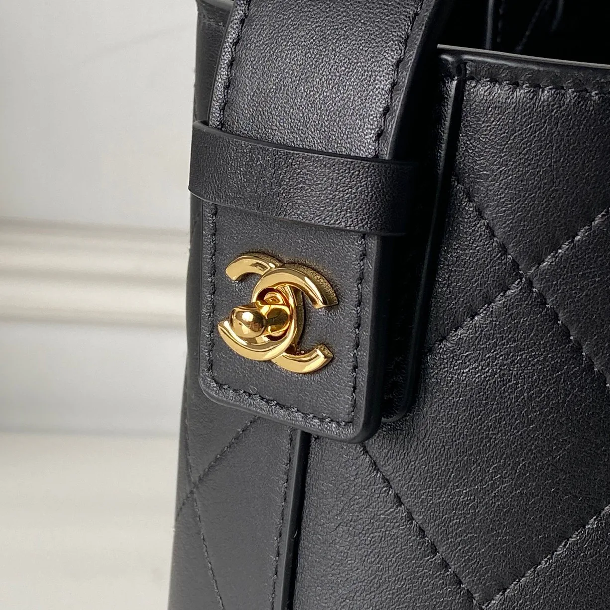 Women's Classic Handbags CHANEL 16891729
