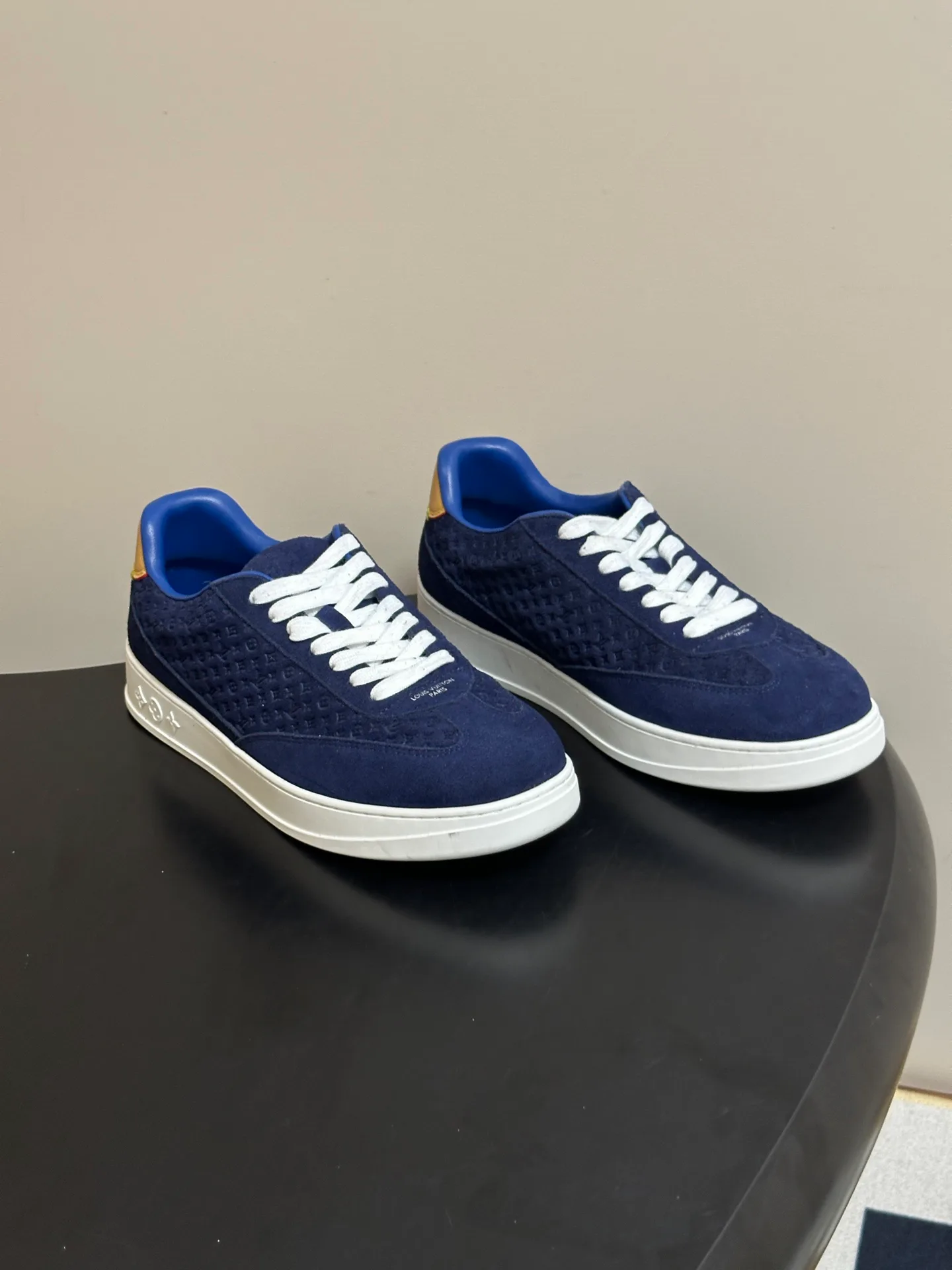 Men's Sneakers LOUIS VUITTON 18340909