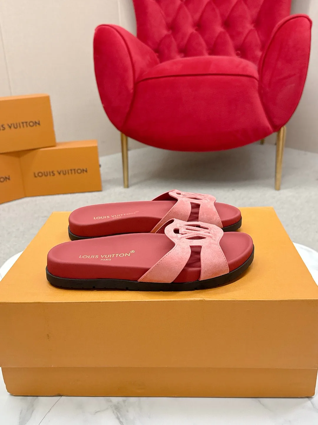Women's Flip-Flops LOUIS VUITTON 18235719