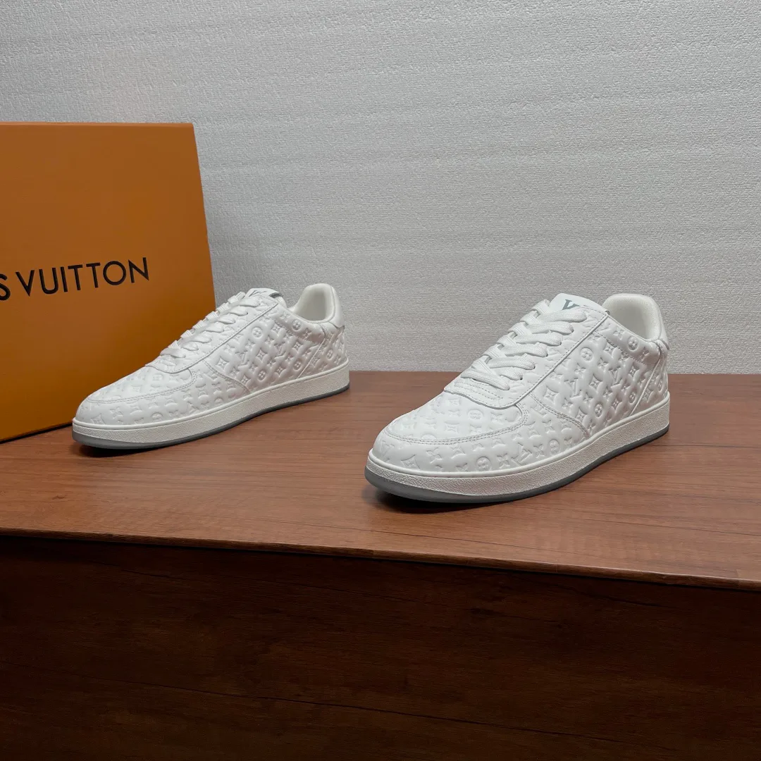 Men's Sneakers LOUIS VUITTON 18100783