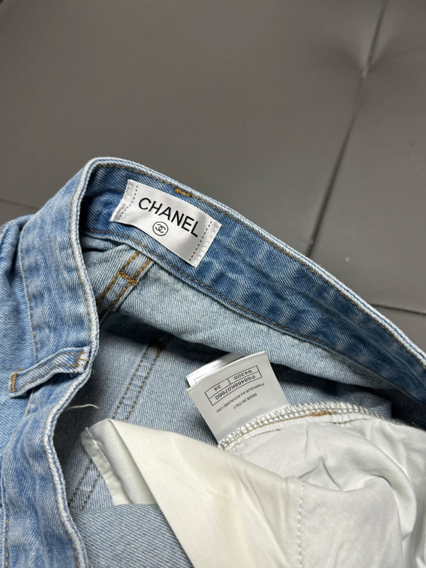 Women's Shorts CHANEL 17851574