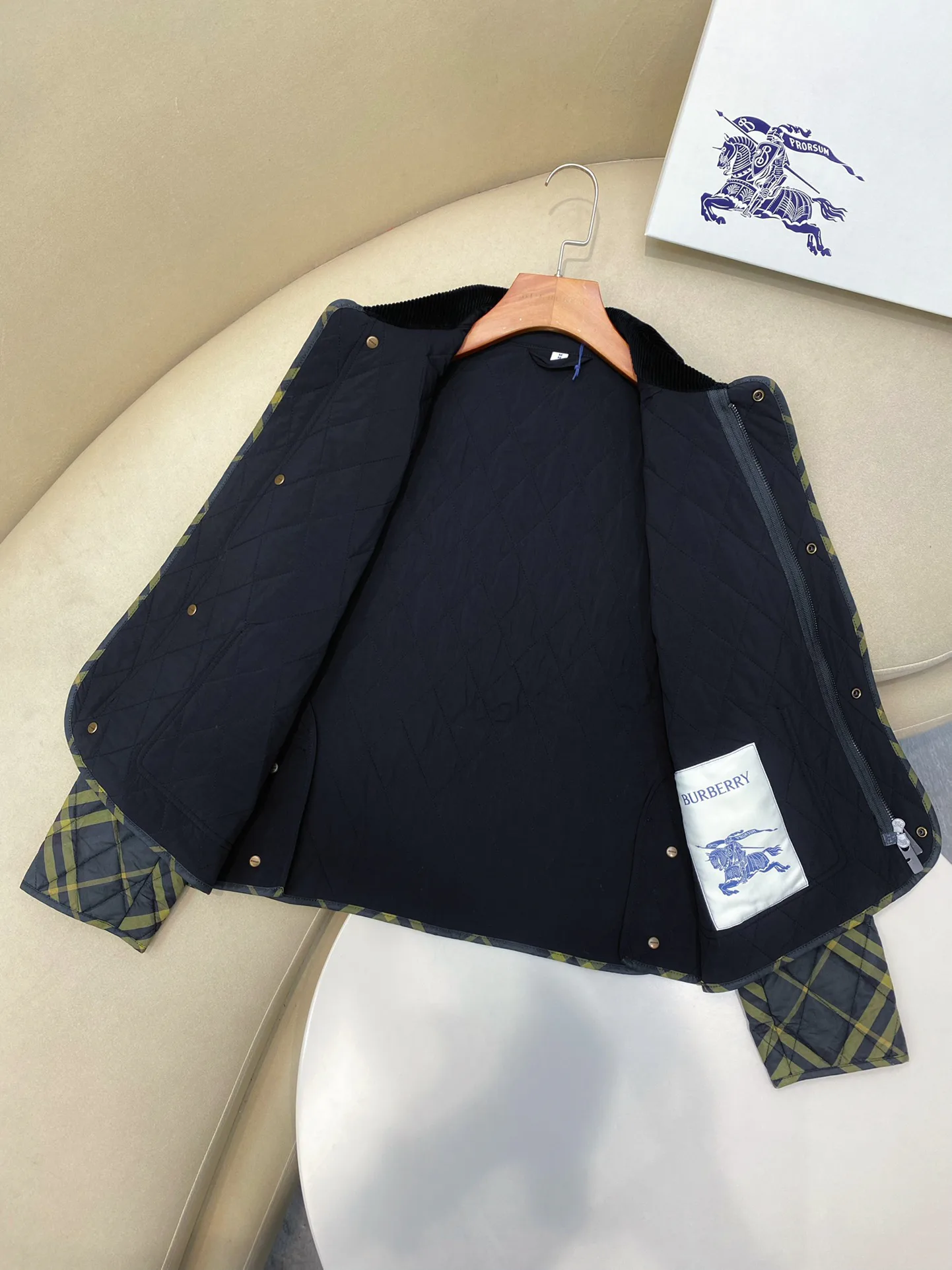 Women's Jackets And Down Jackets BURBERRY 18140715
