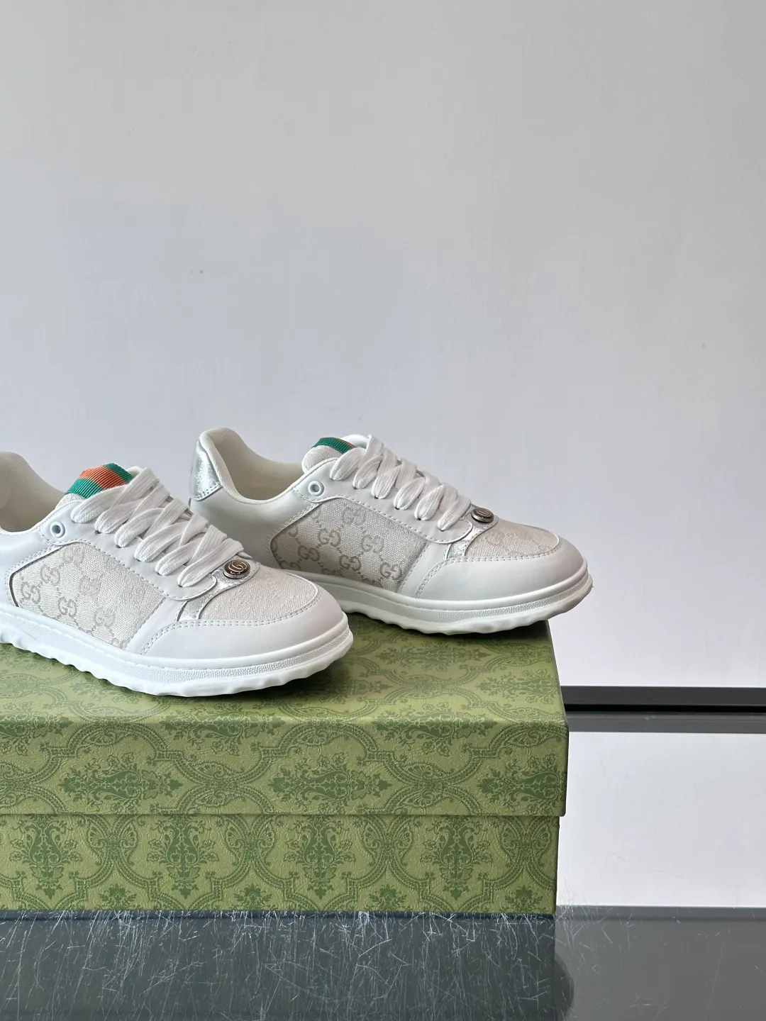 Women's Sneakers GUCCI 17069304