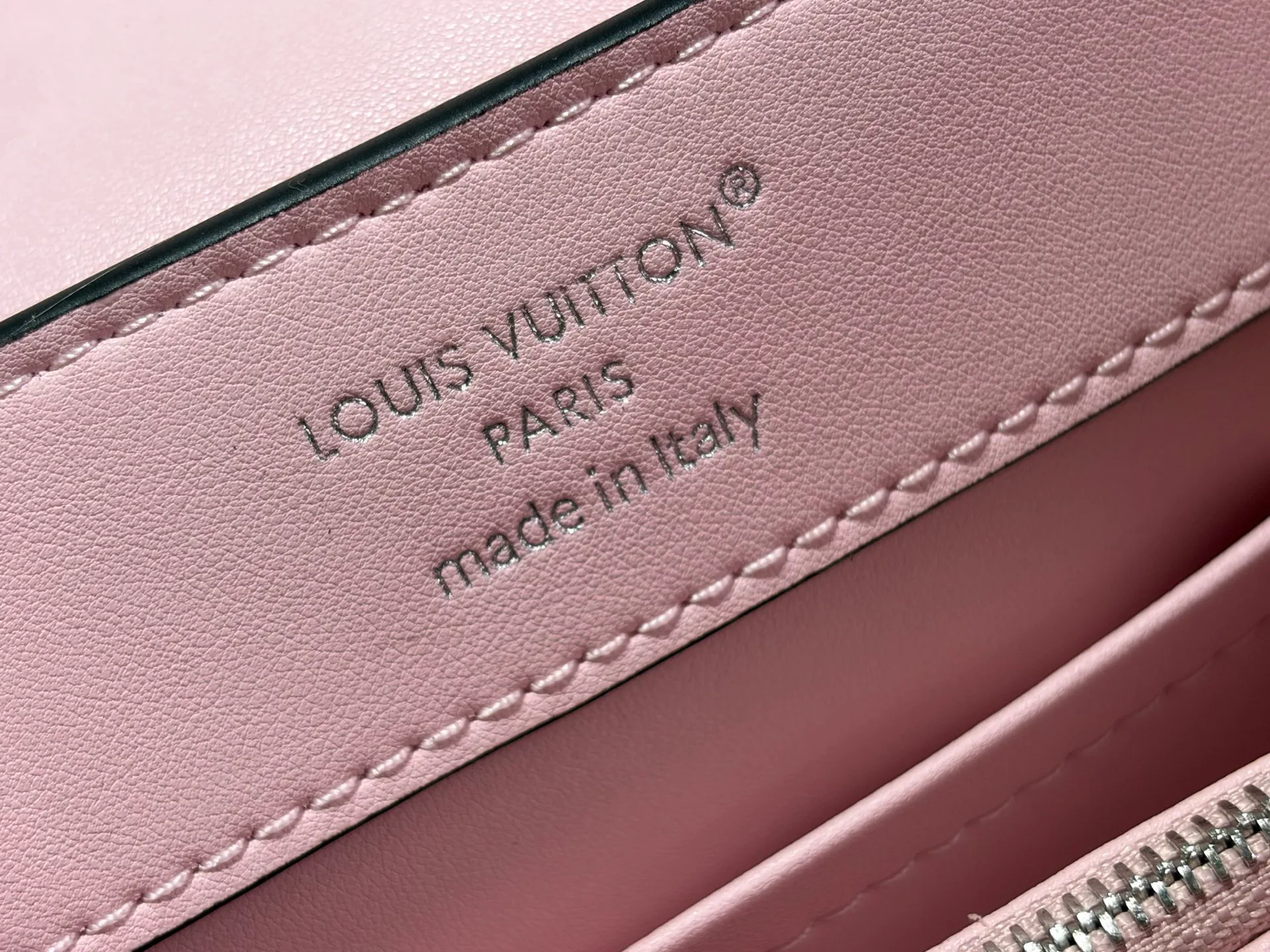 Women's Classic Handbags LOUIS VUITTON 18491307