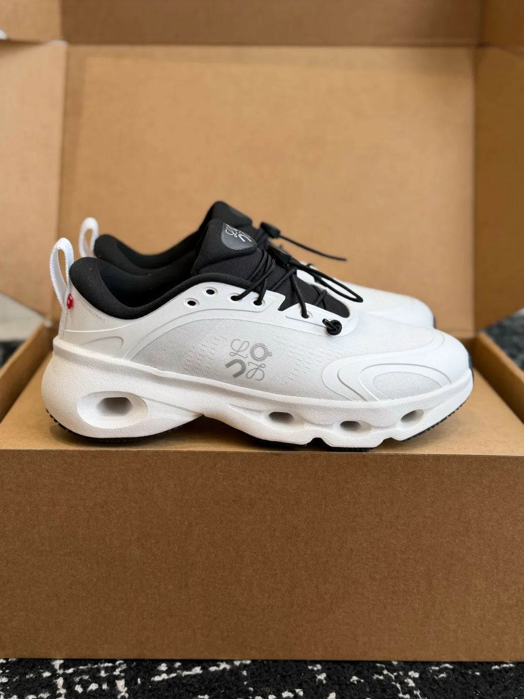 Women's Sneakers LOEWE 18139557