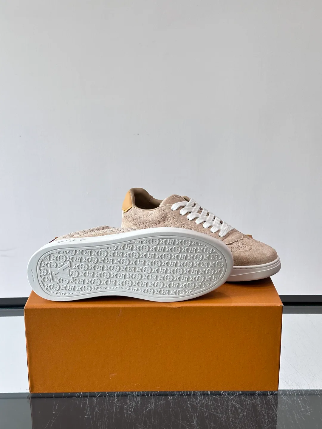 Men's Sneakers LOUIS VUITTON 17646125
