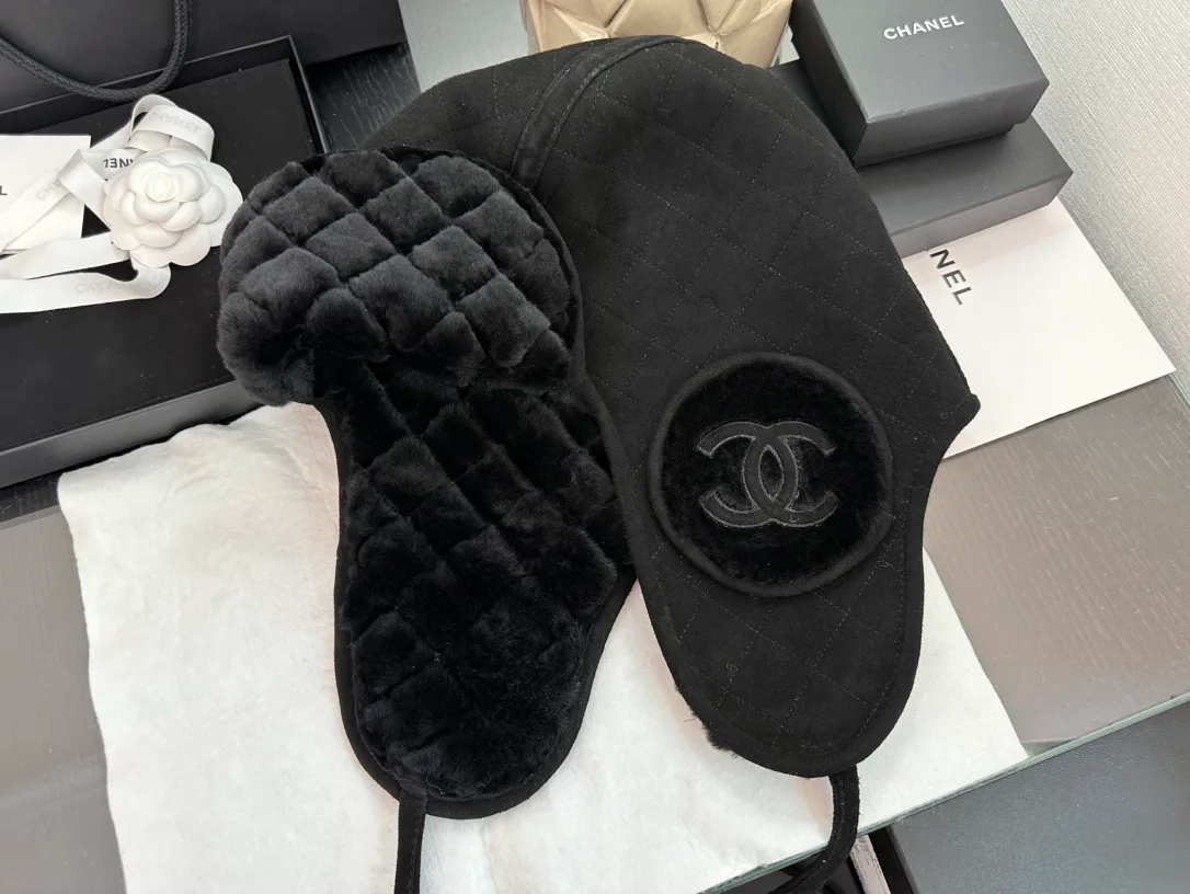 Hats CHANEL 18347668