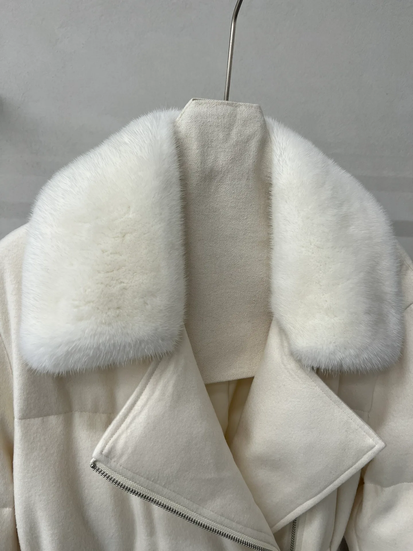 Women's Jackets And Down Jackets LORO PIANA 18106311