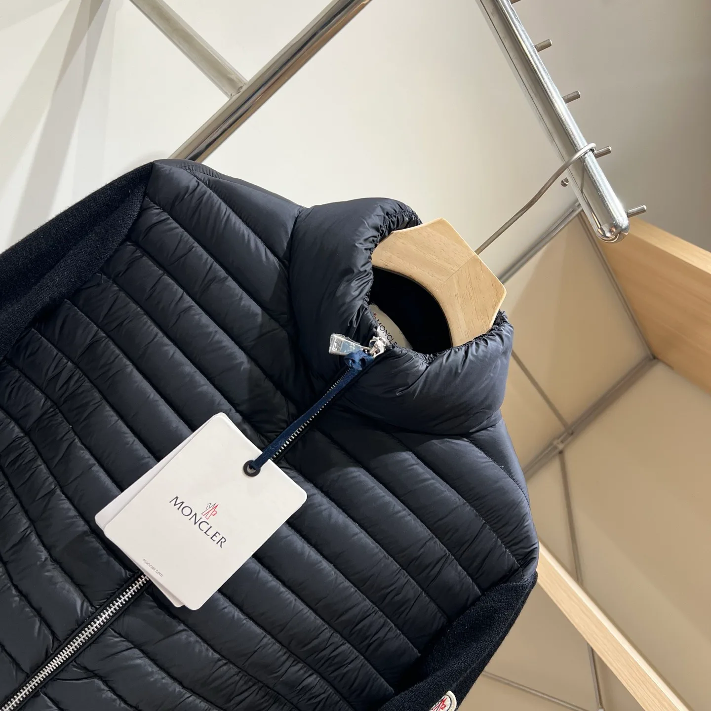 Women's Jackets And Down Jackets MONCLER 18043620