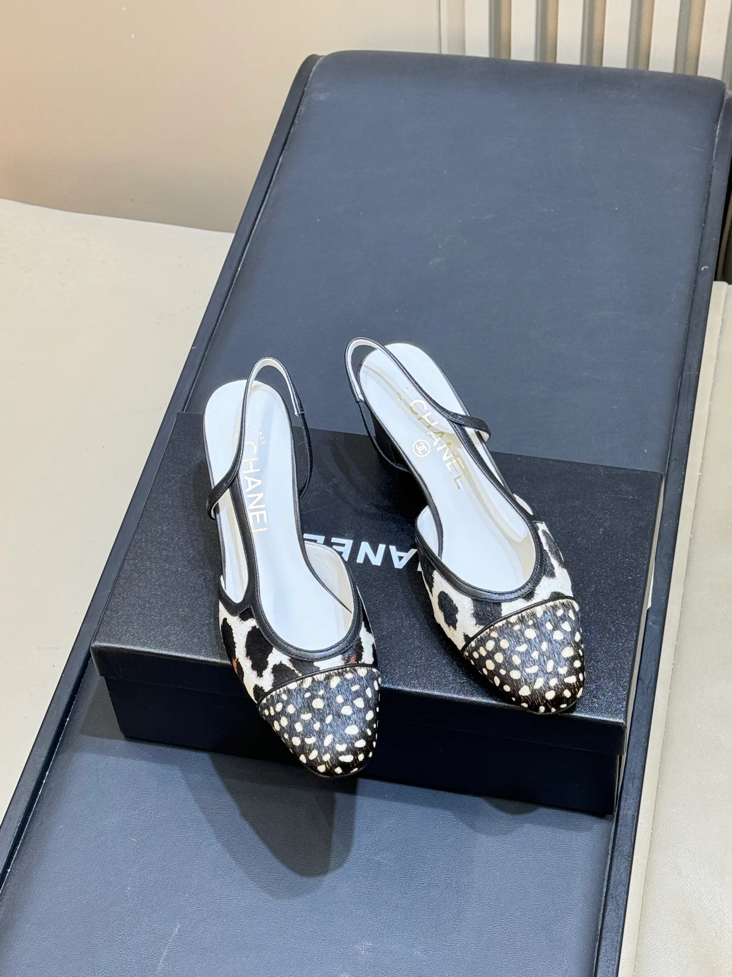 Women's Open-Toe Sandals CHANEL 17490880
