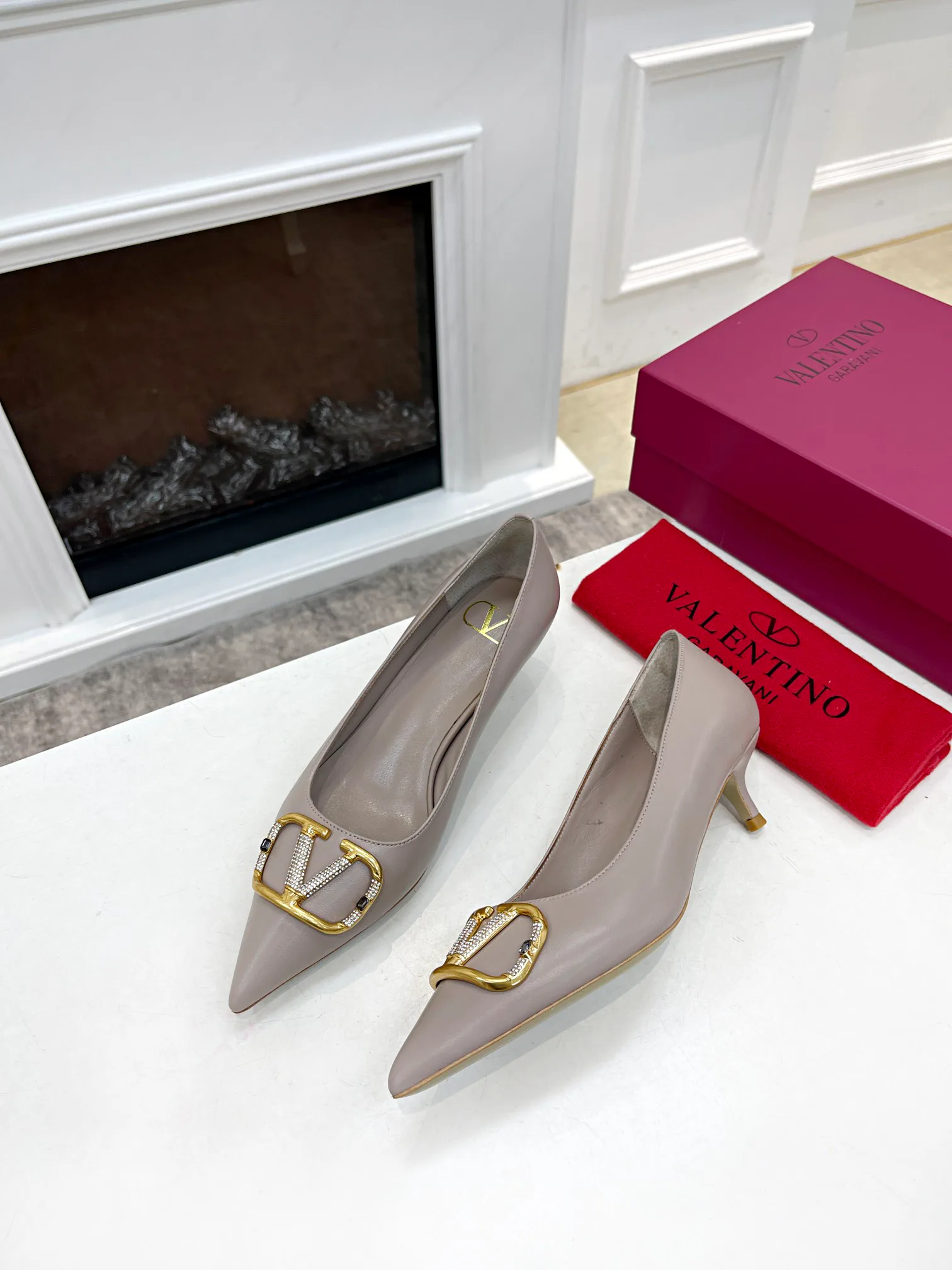 Women's Heels VALENTINO 17956838