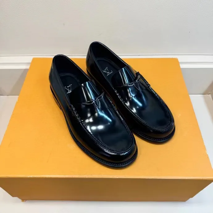 Men's Loafers And Dress Shoes LOUIS VUITTON 18193944