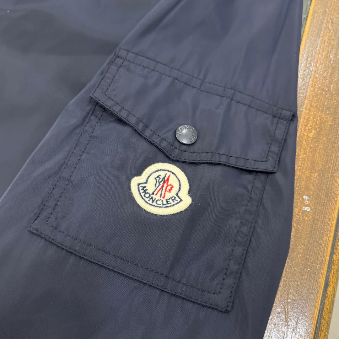 Women's Jackets And Down Jackets MONCLER 18002265
