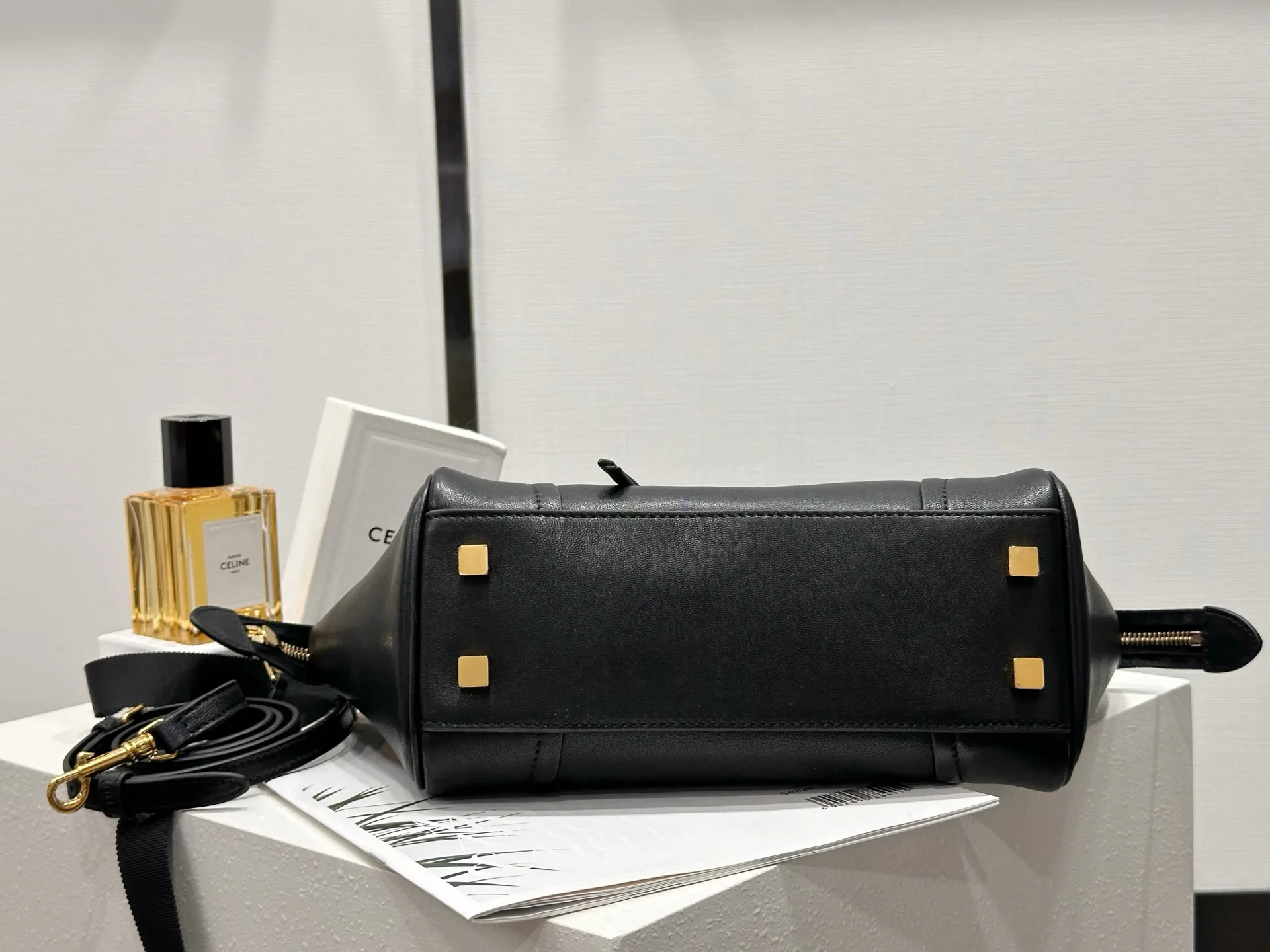 Women's Classic Handbags CELINE 18210838