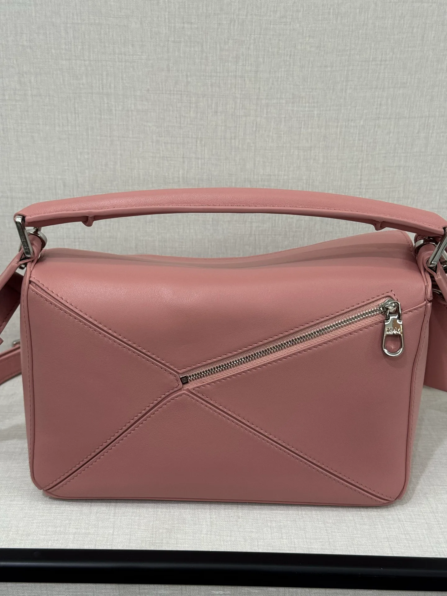 Women's Classic Handbags LOEWE 18434821