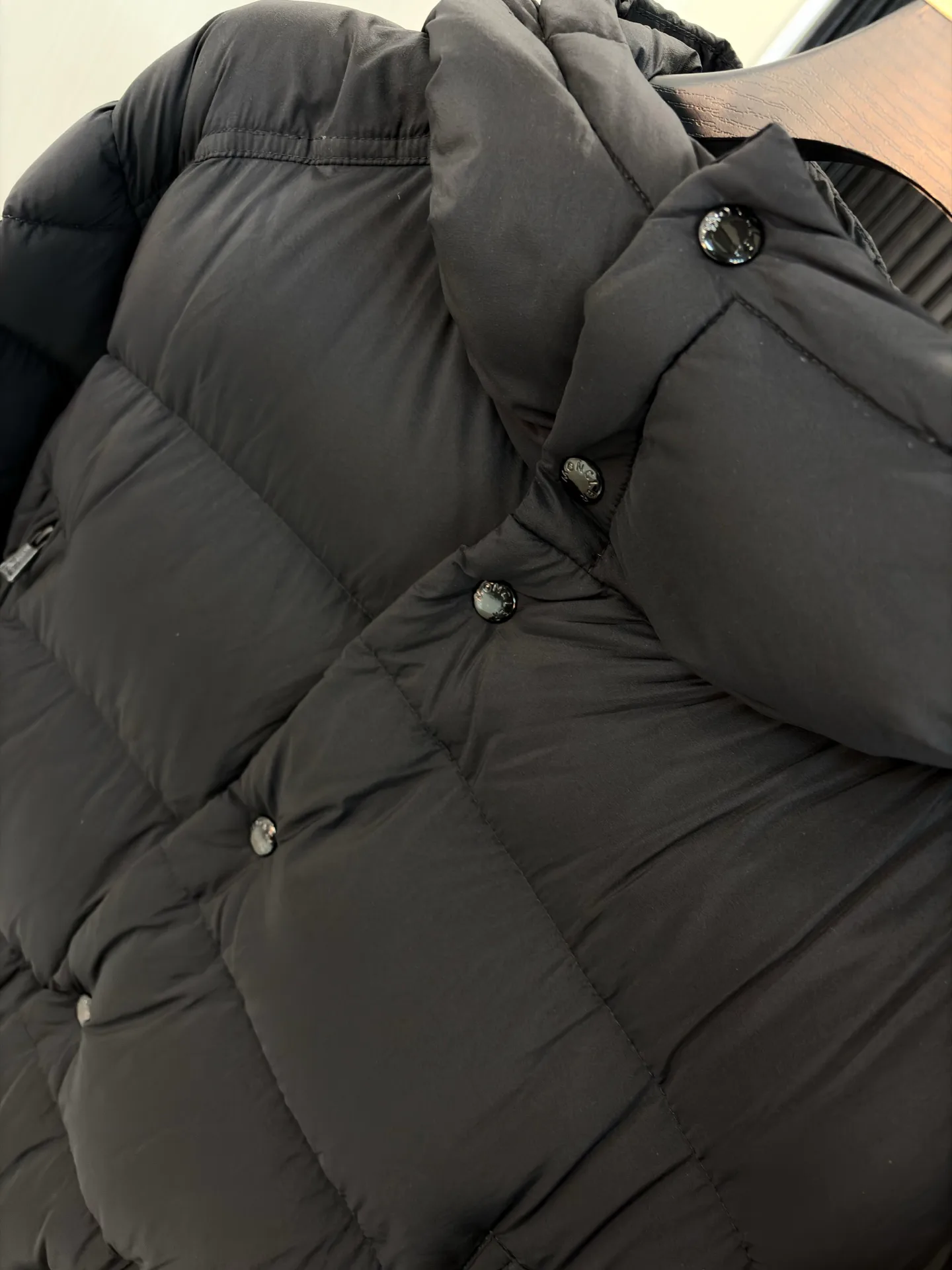 Women's Jackets And Down Jackets MONCLER 18323847