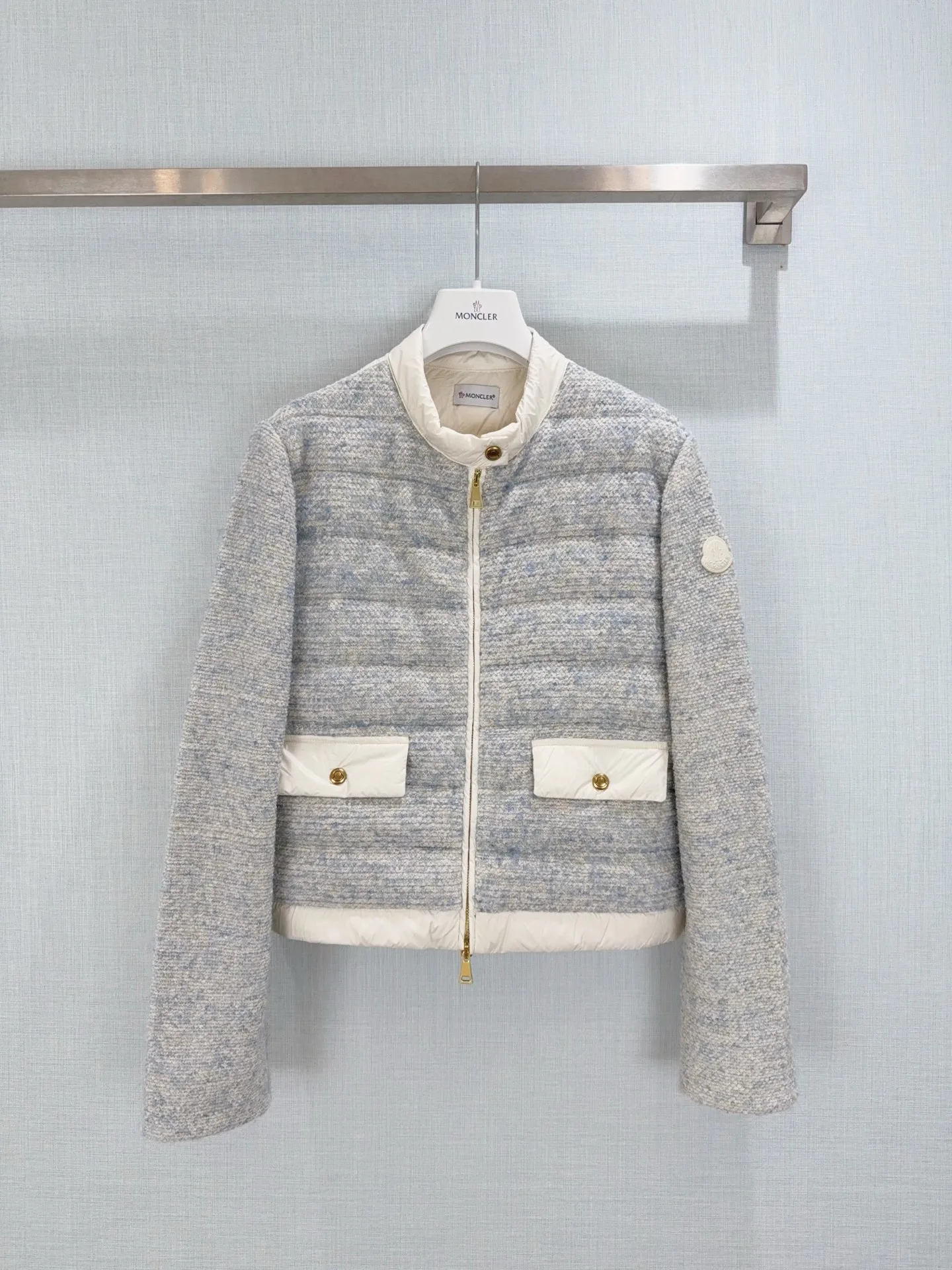 Women's Jackets And Down Jackets MONCLER 18474160