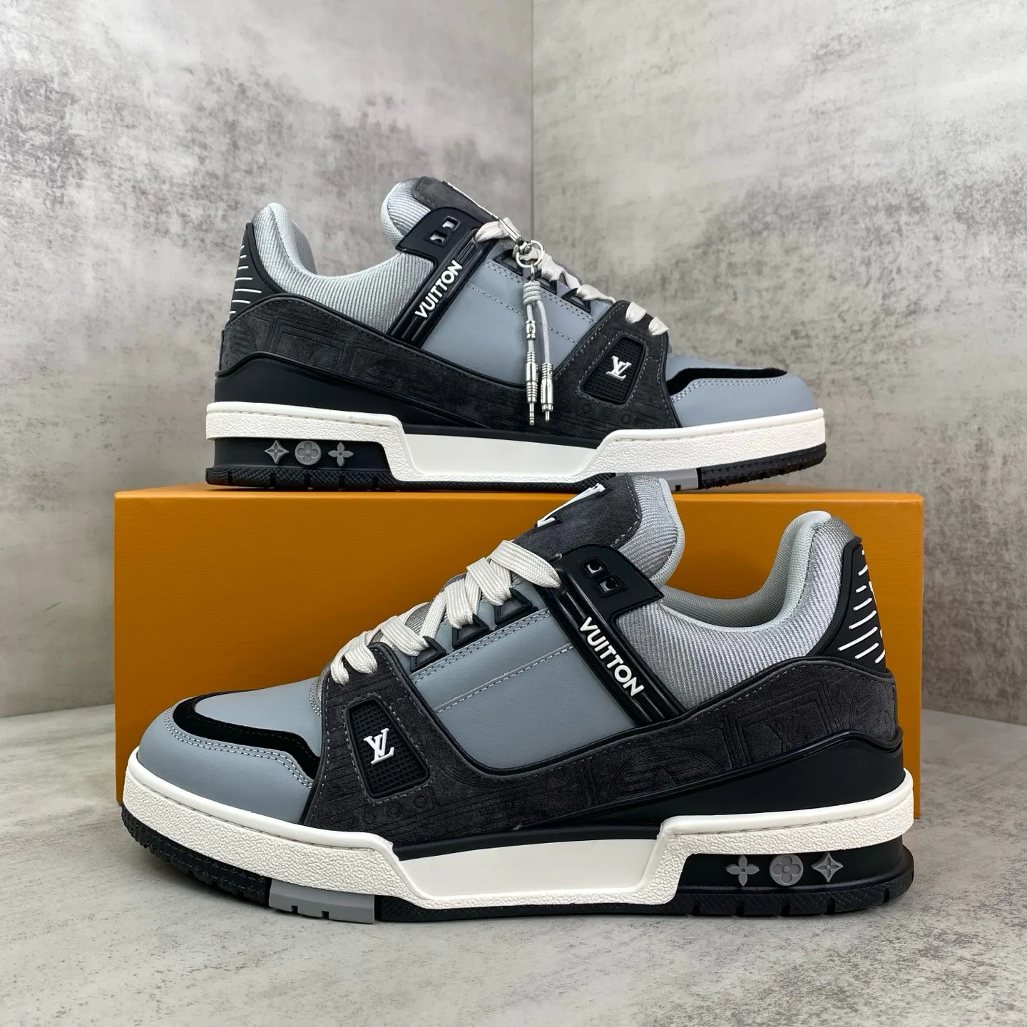 Women's Sneakers LOUIS VUITTON 17961752