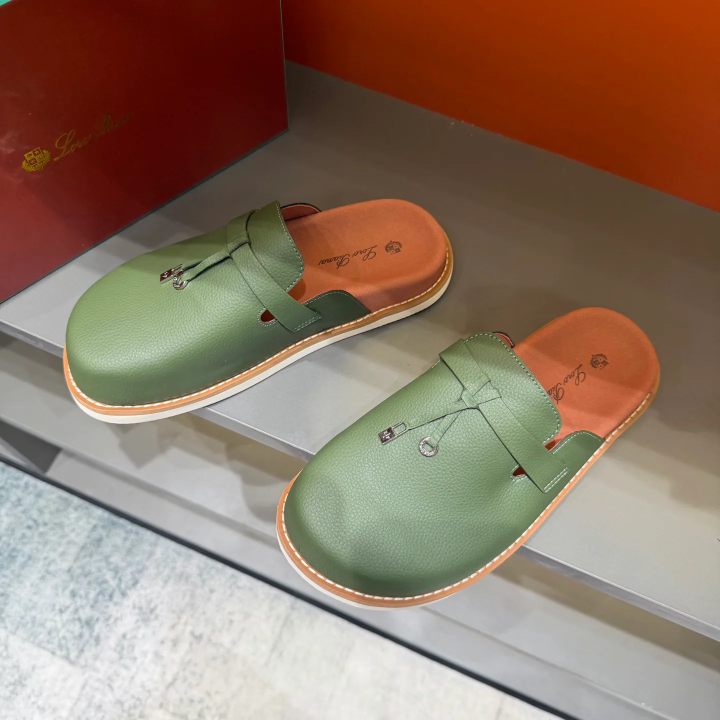 Women's Mules And Clogs LORO PIANA 18400769