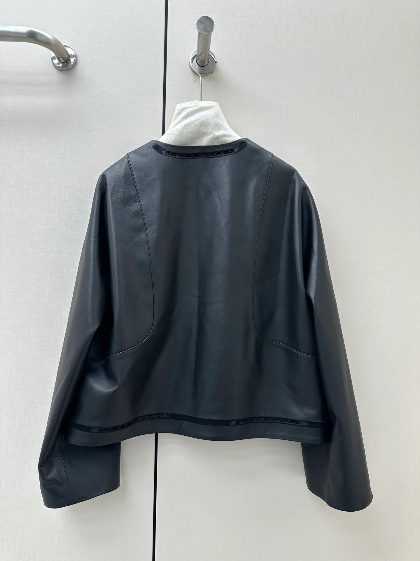 Women's Leather Jackets And Sheepskin Coats HERMES 18441901