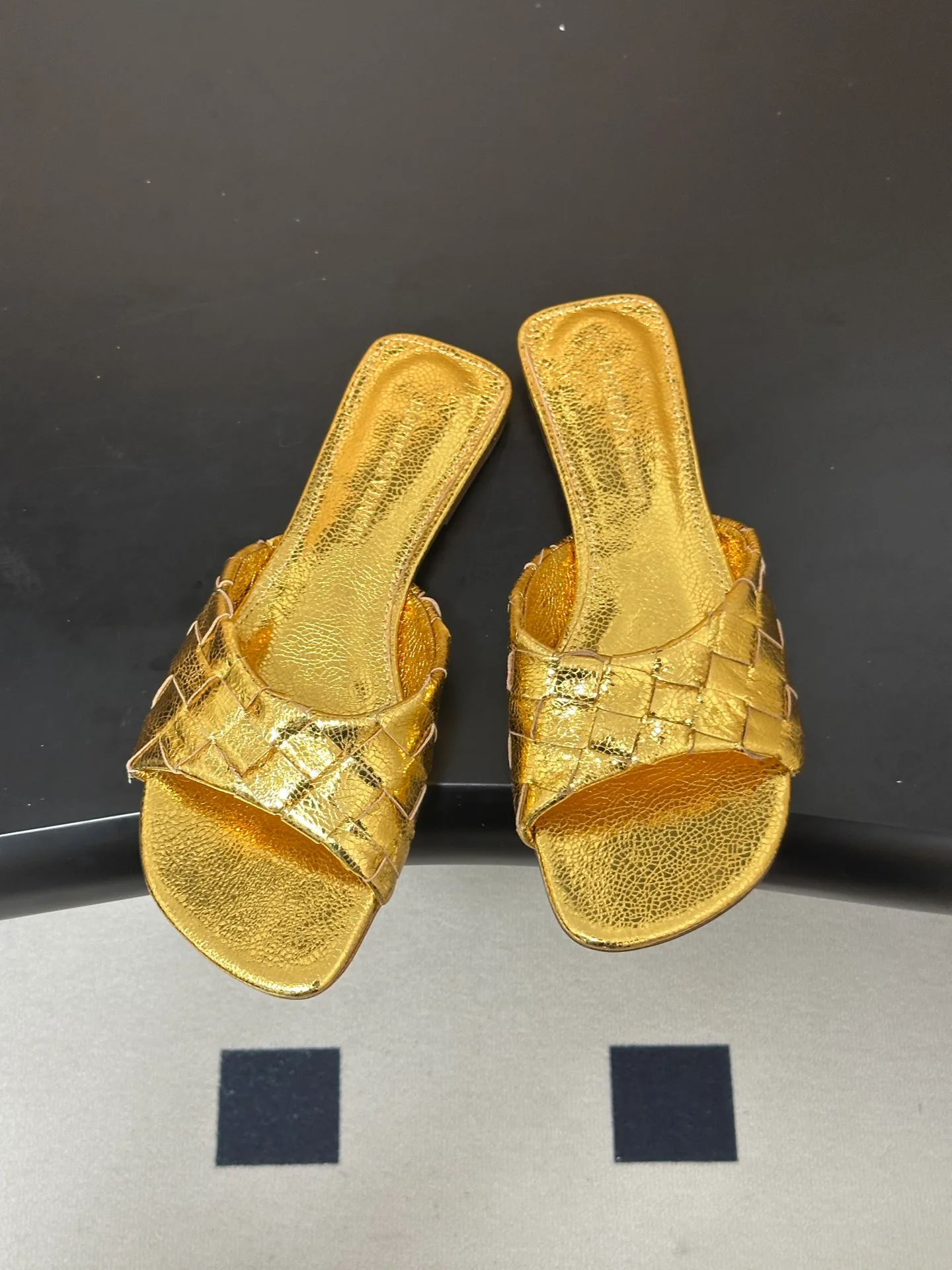Women's Mules And Clogs BOTTEGA VENETA 18049579