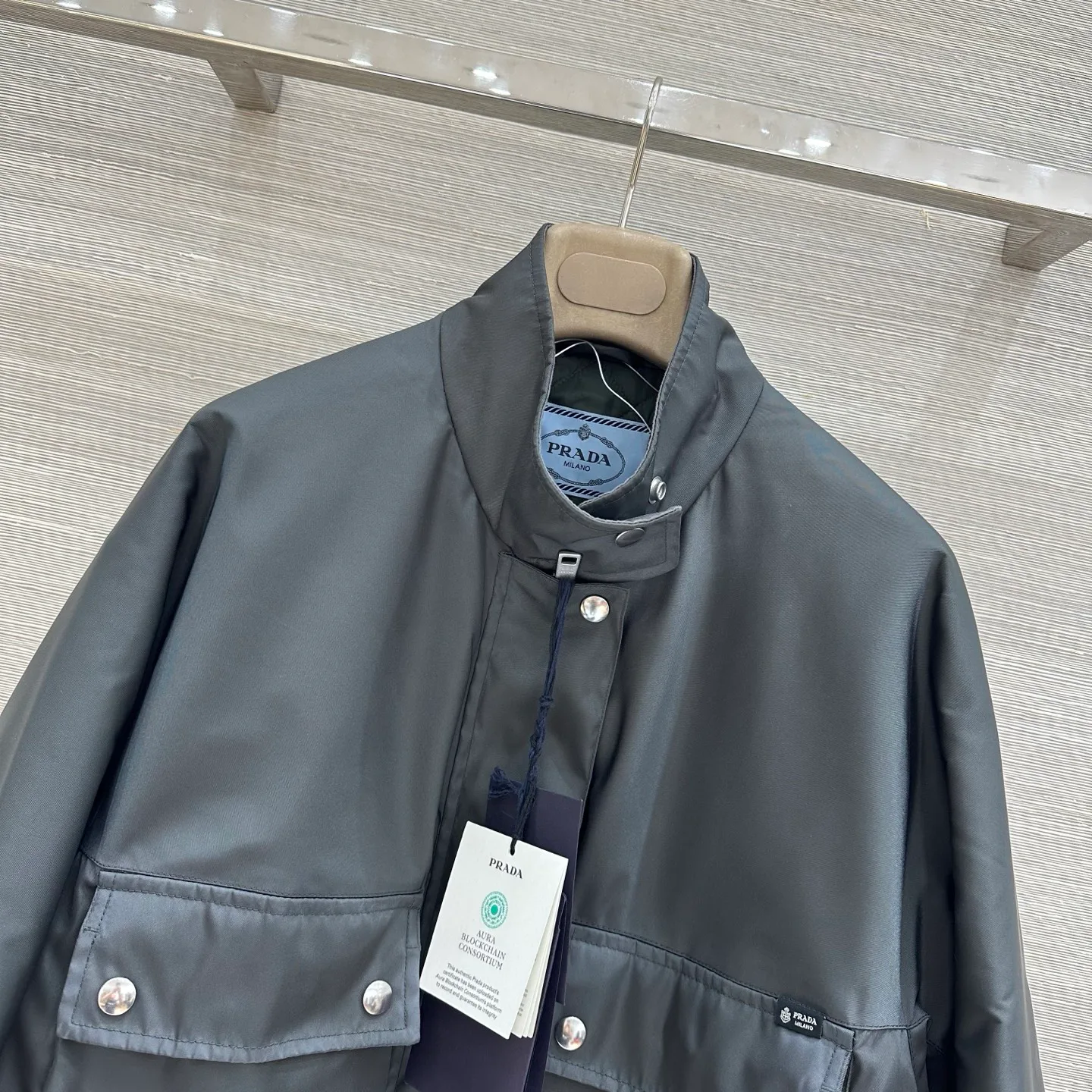 Куртки И Пуховики Женские Prada 18653894