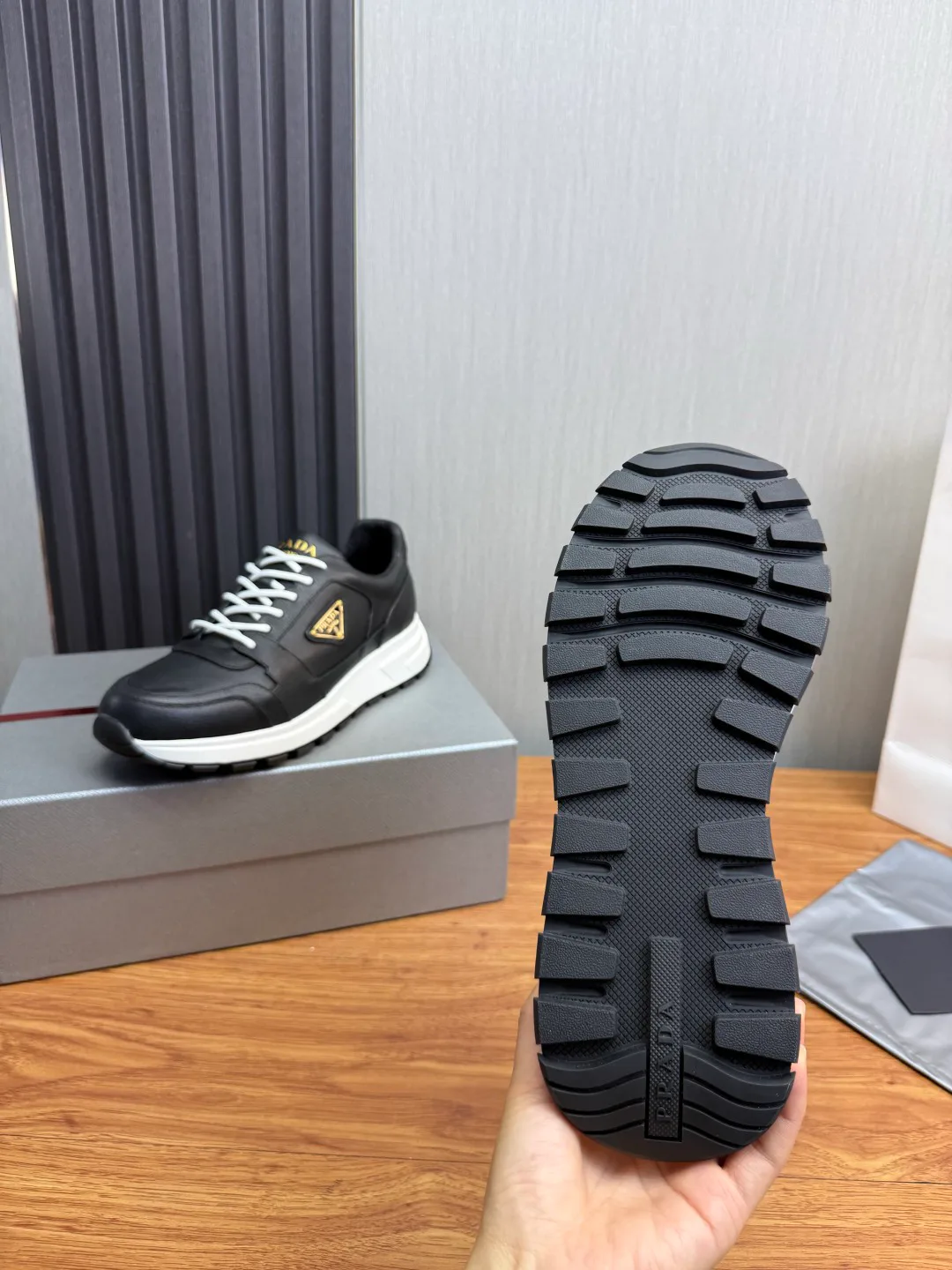 Men's Sneakers PRADA 18418641