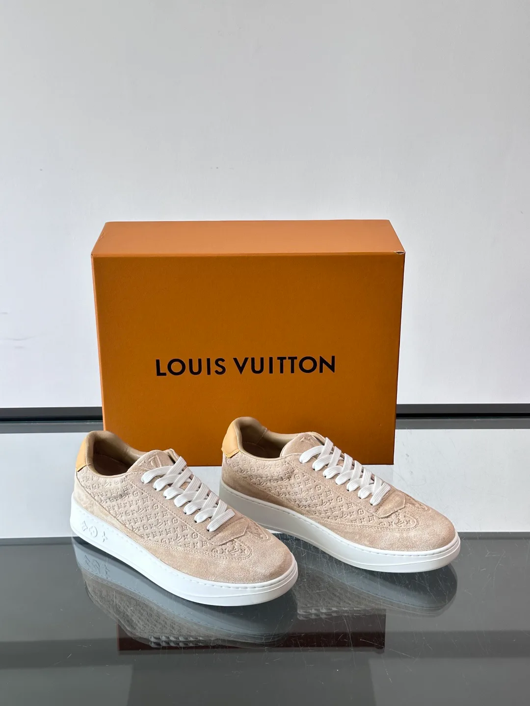 Men's Sneakers LOUIS VUITTON 17646125