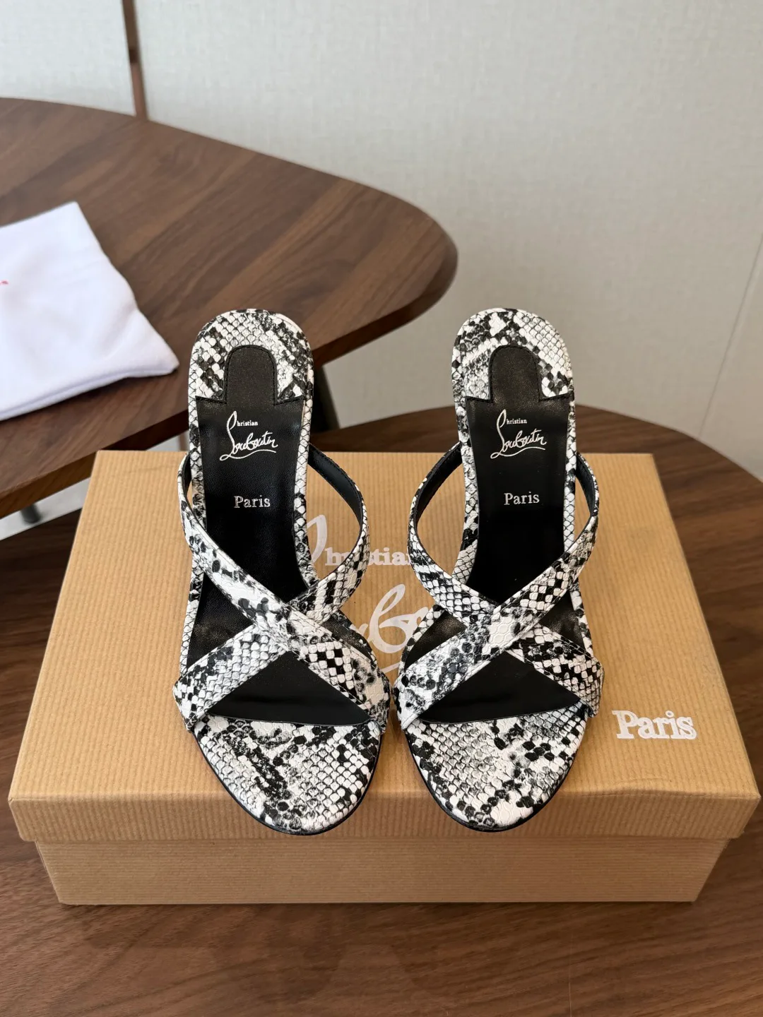 Women's Open-Toe Sandals CHRISTIAN LOUBOUTIN 18183080
