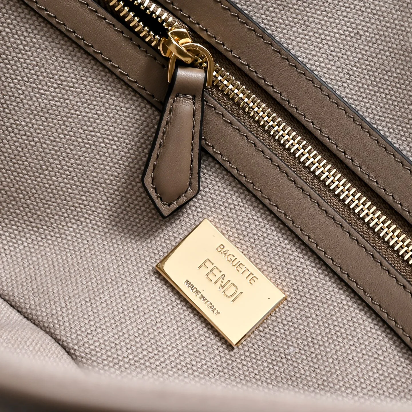 Women's Classic Handbags FENDI 18004263