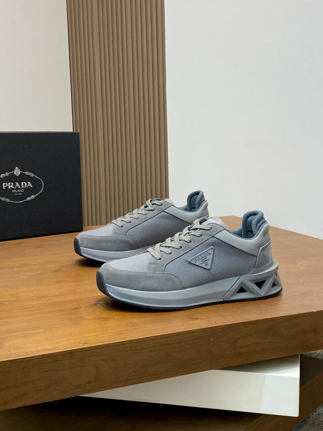 Men's Sneakers PRADA 18116629