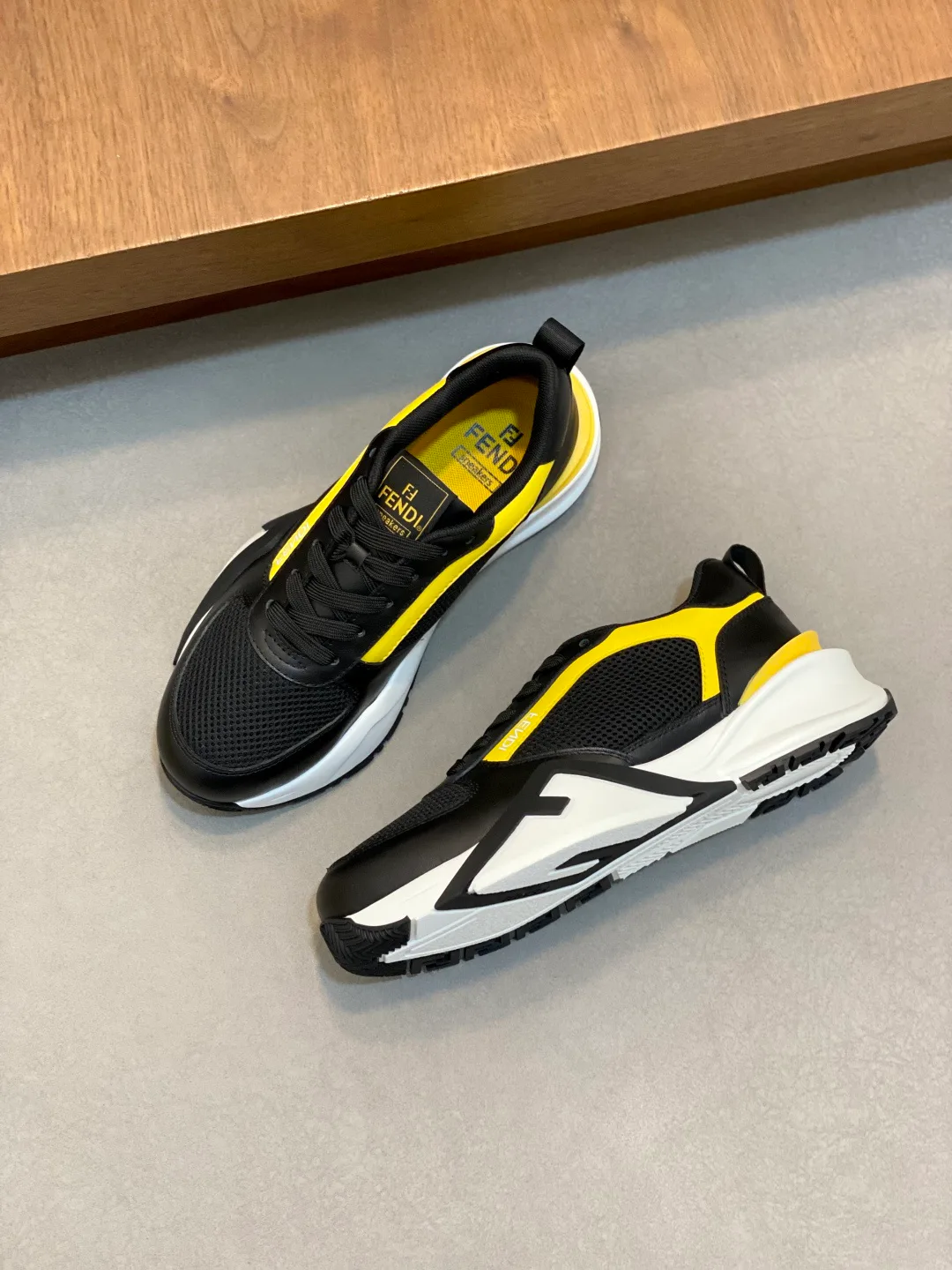 Men's Sneakers FENDI 18079023