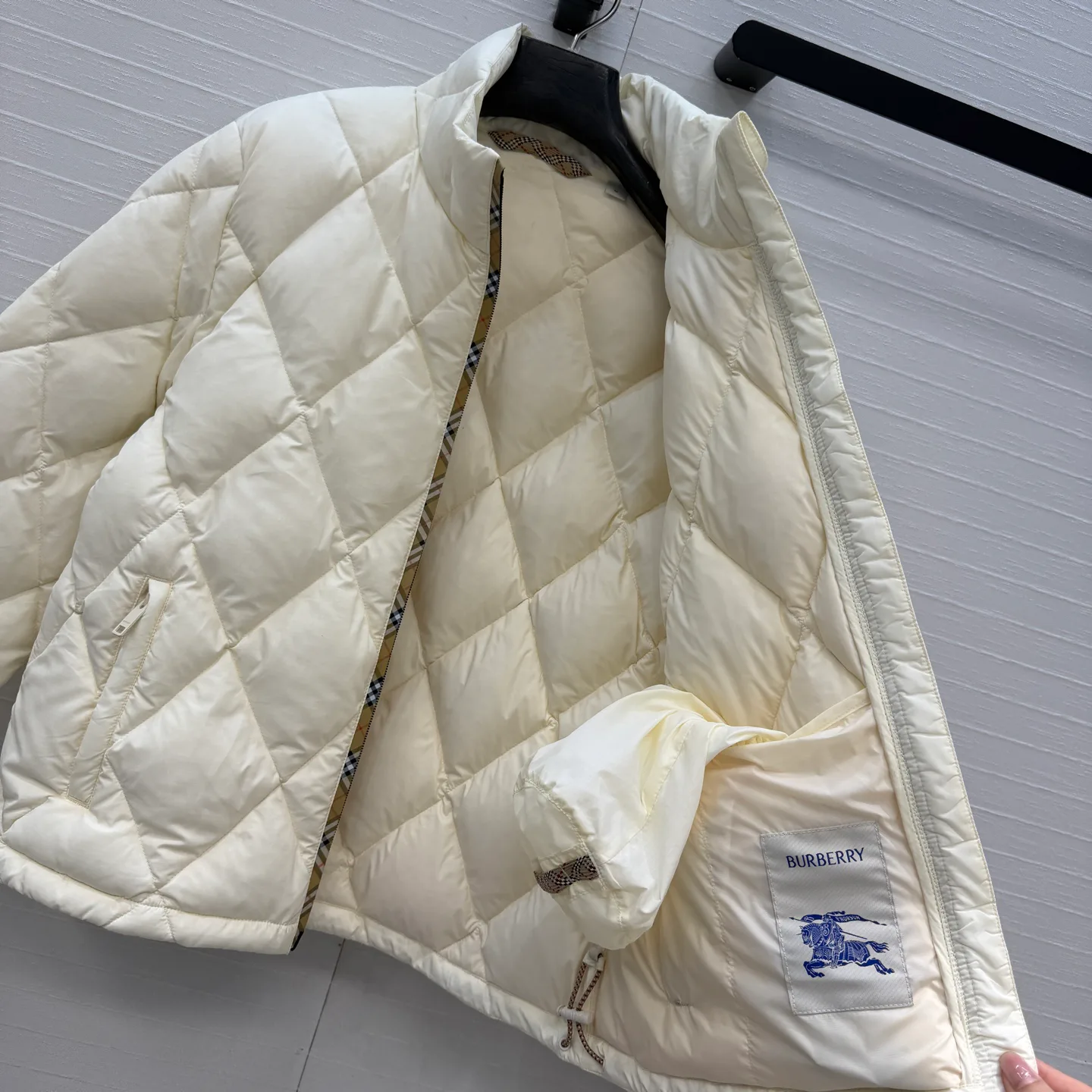 Women's Jackets And Down Jackets BURBERRY 18325223