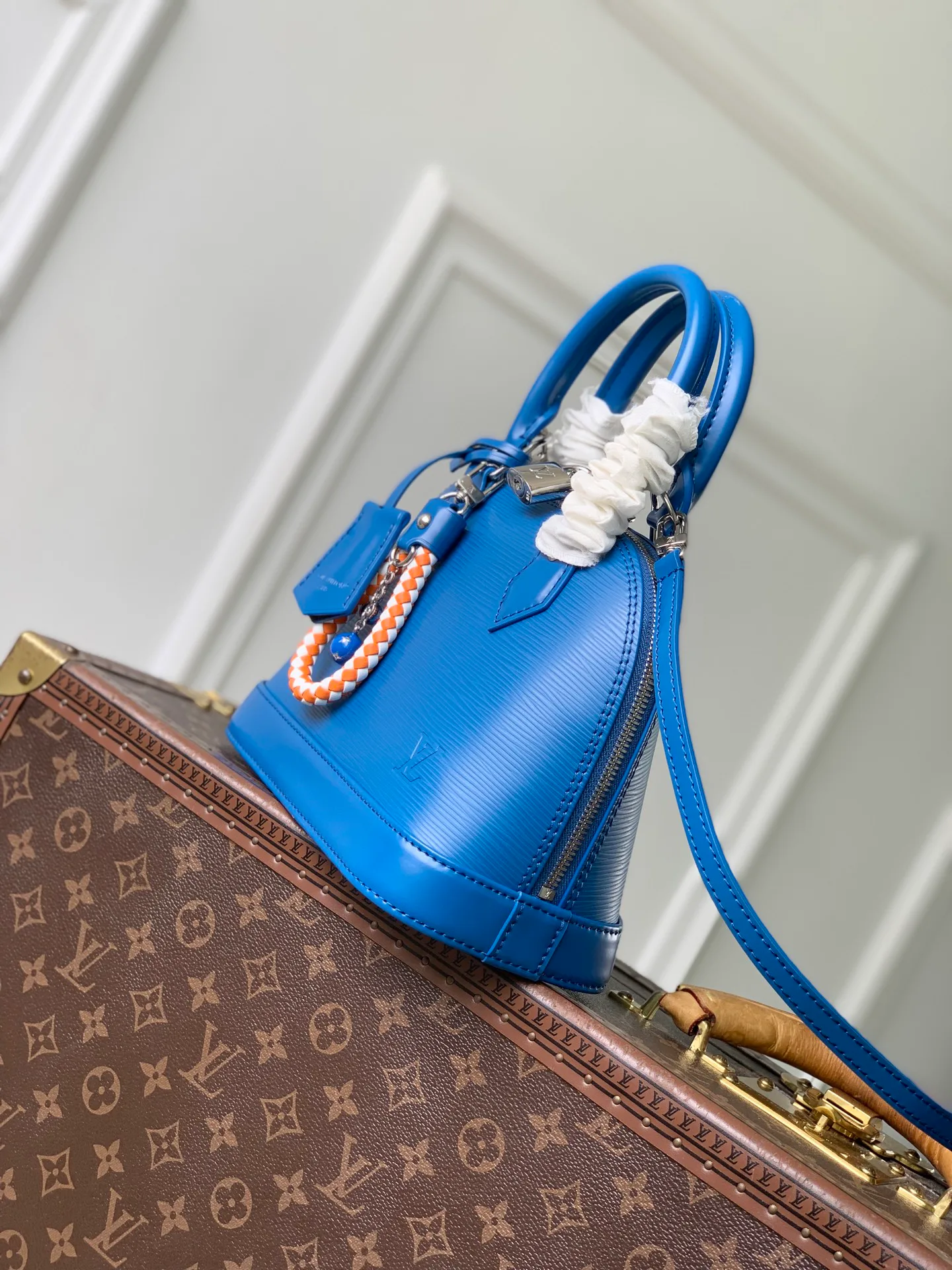 Women's Classic Handbags LOUIS VUITTON 18147540