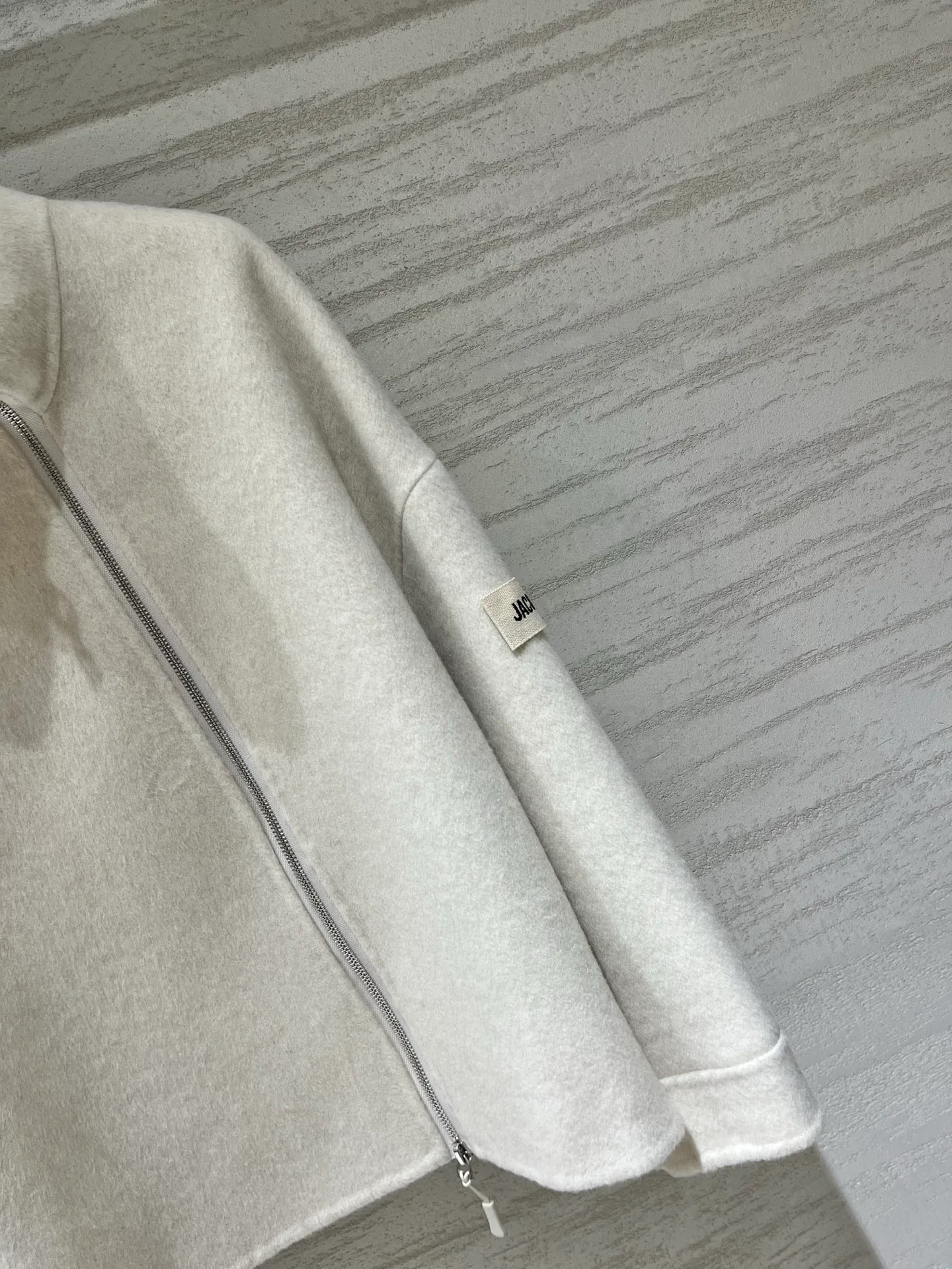 Women's Jackets And Down Jackets JACQUEMUS 18533346