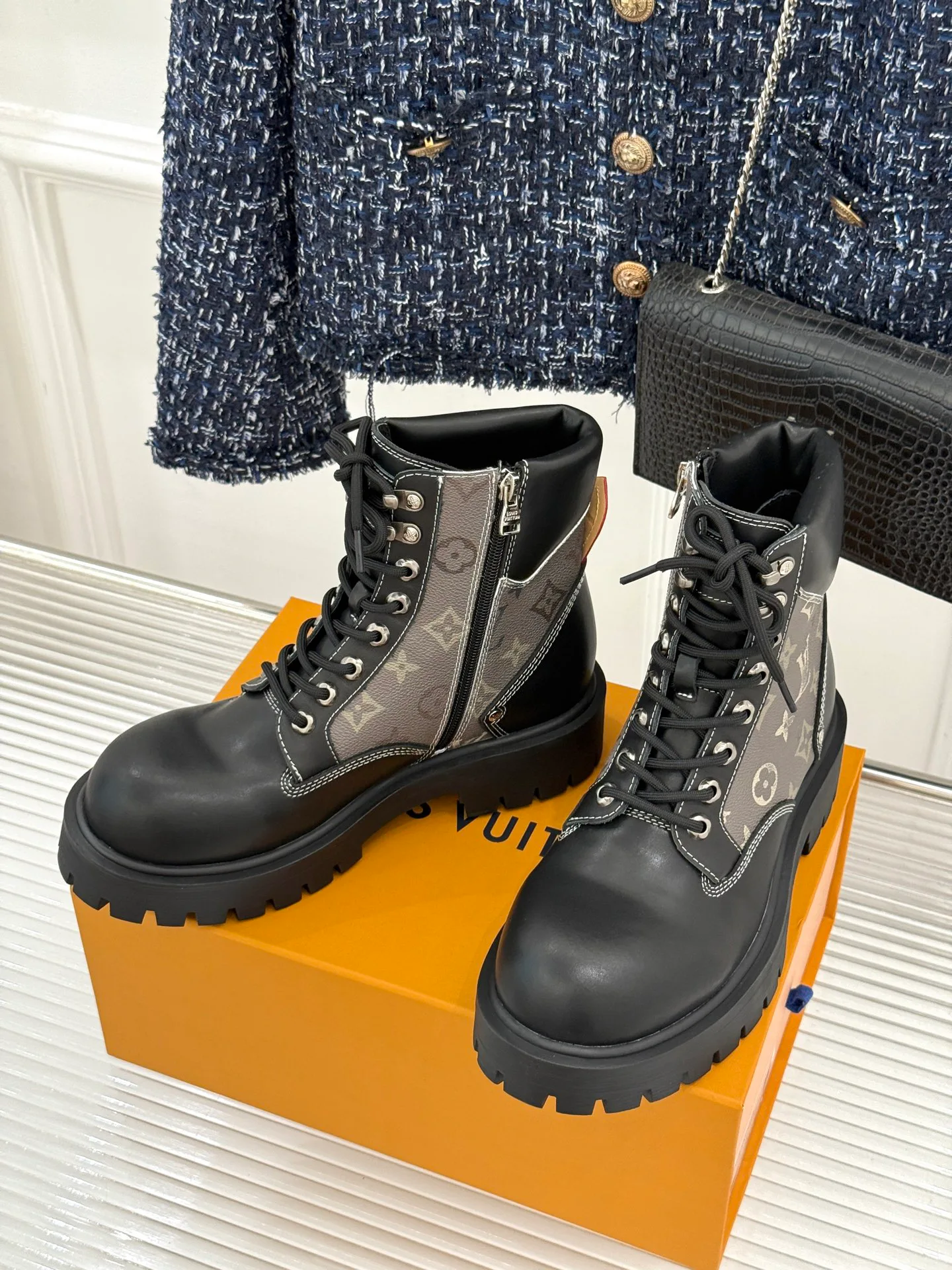 Men's Ankle Boots LOUIS VUITTON 18534822