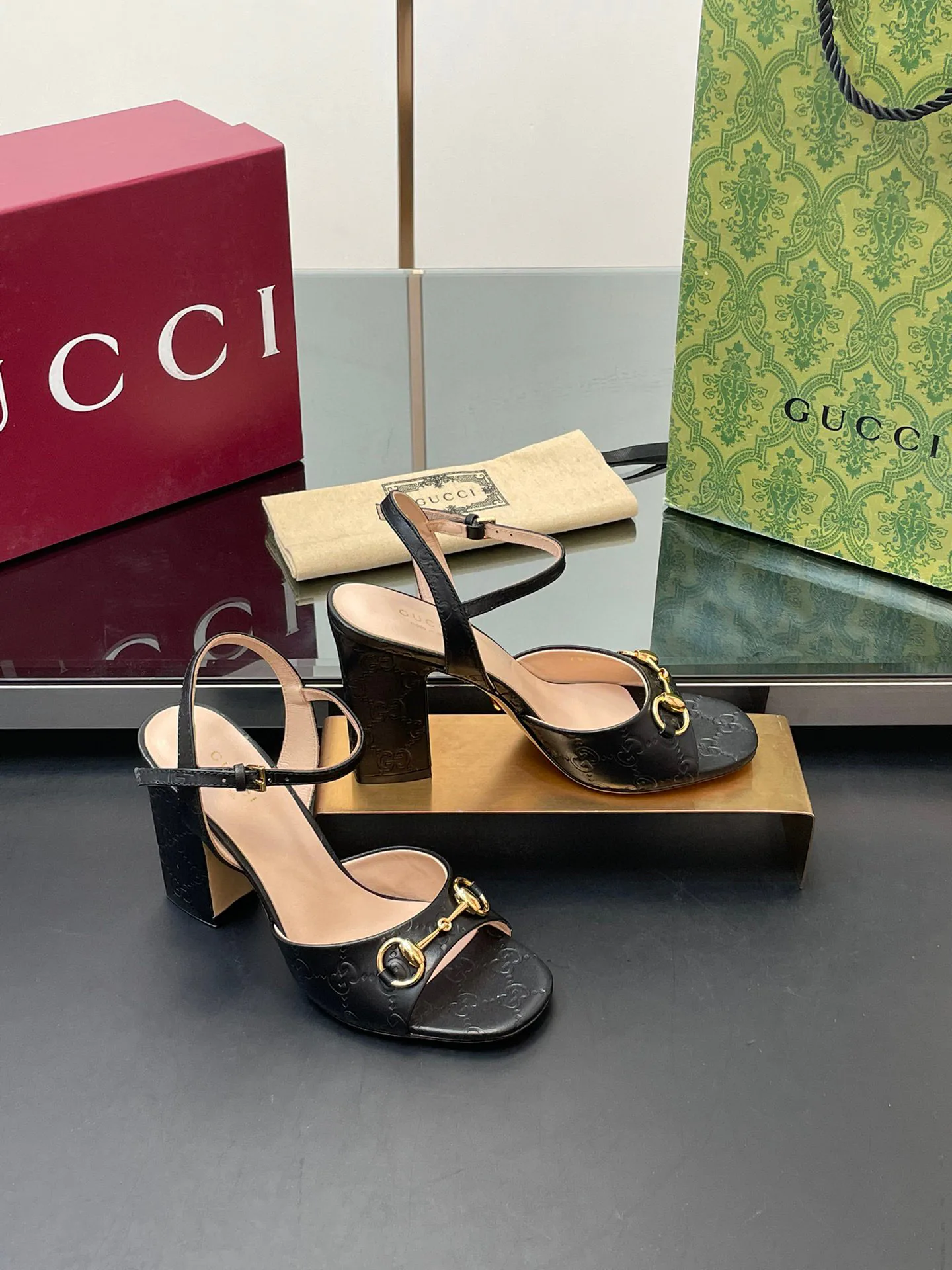 Women's Open-Toe Sandals GUCCI 17614710