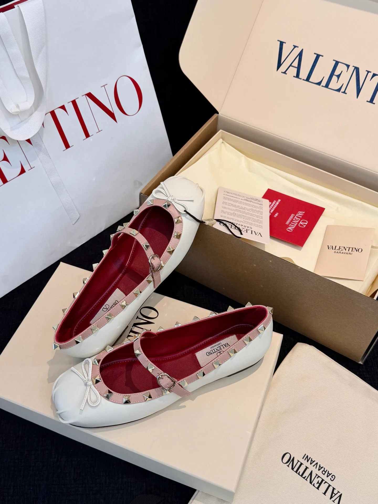 Women's Ballet Flats VALENTINO 18133415