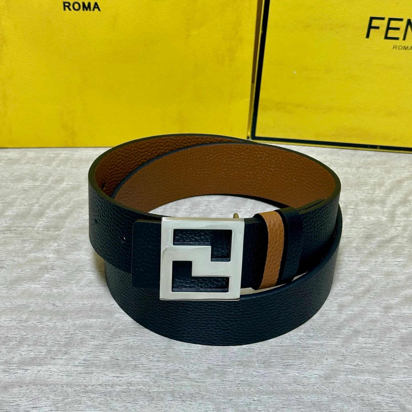 Belts FENDI 17926196