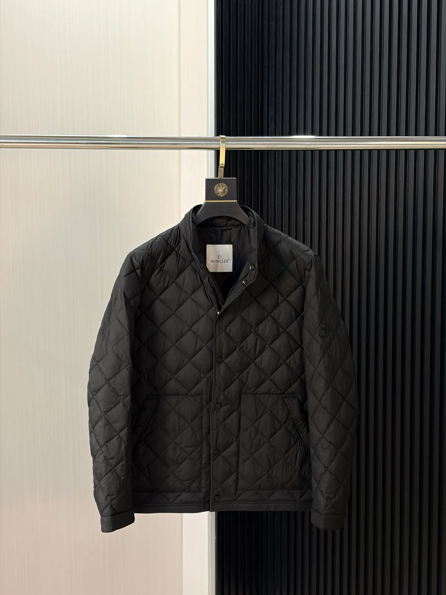 Women's Jackets And Down Jackets MONCLER 17944003