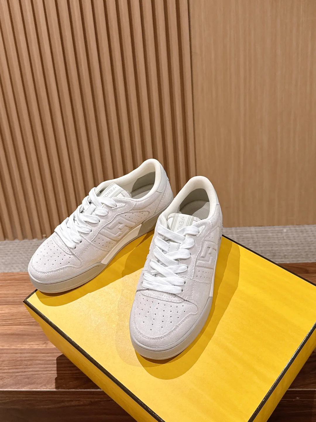 Women's Sneakers FENDI 17799444