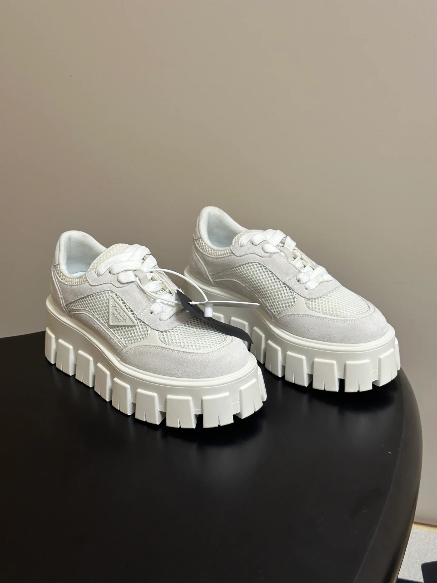 Women's Sneakers PRADA 18049584
