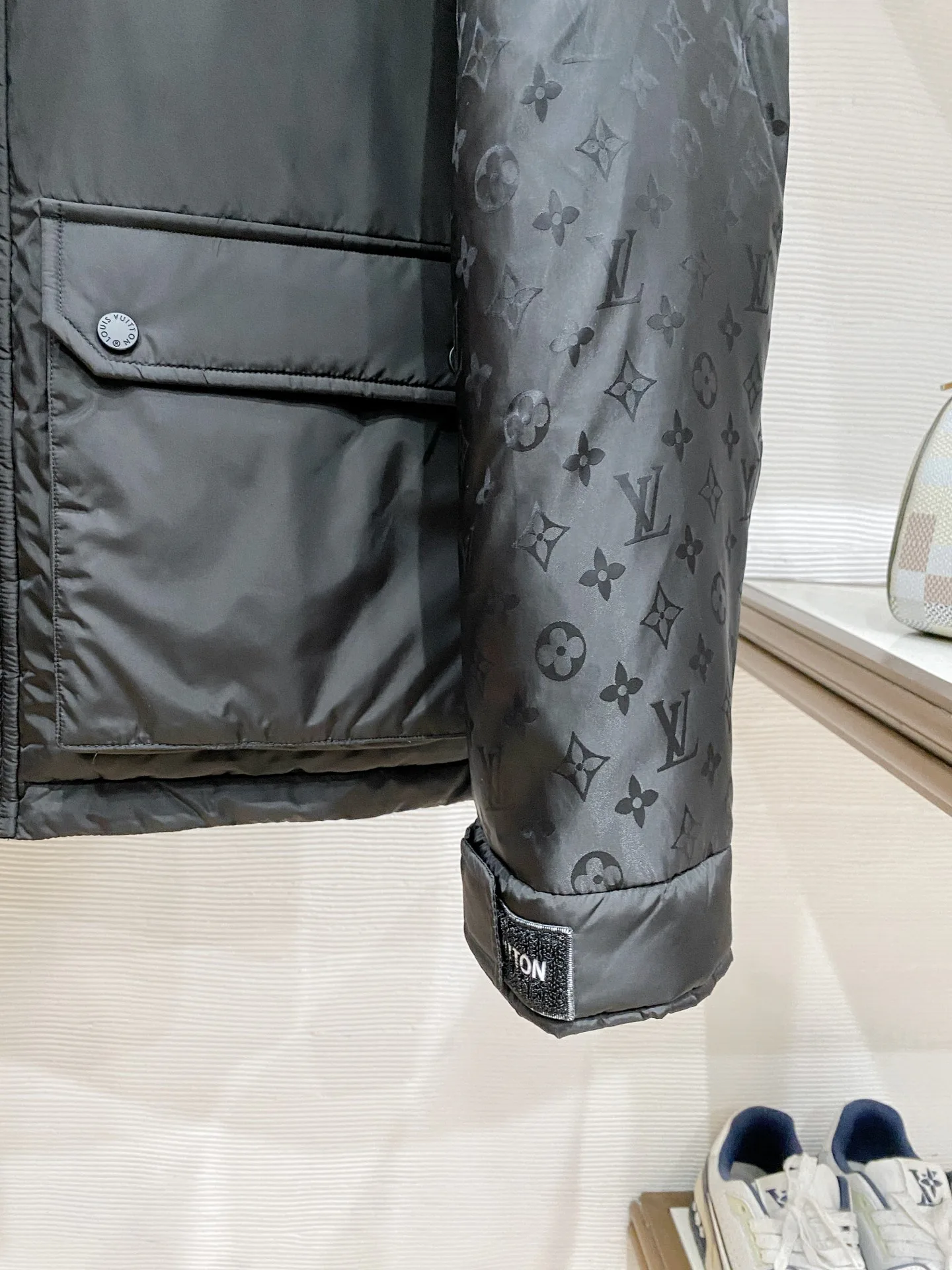 Men's Jackets And Down Jackets LOUIS VUITTON 18007589