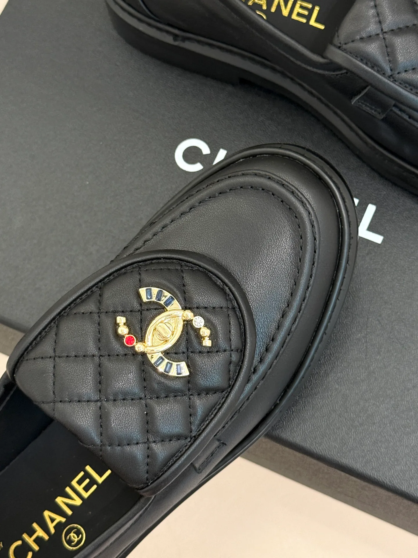 Women's Loafers And Moccasins CHANEL 17336057